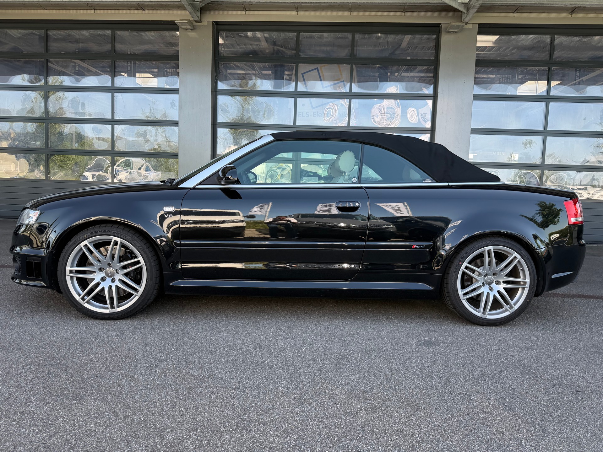AUDI RS4 Cabriolet 4.2 V8 quattro-image-6