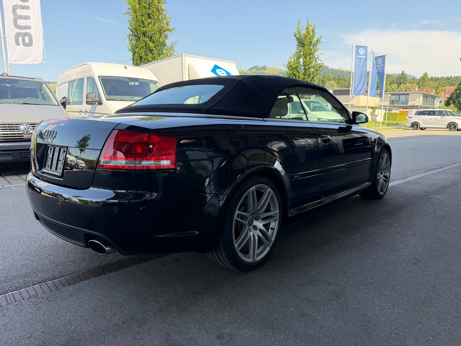 AUDI RS4 Cabriolet 4.2 V8 quattro-image-8