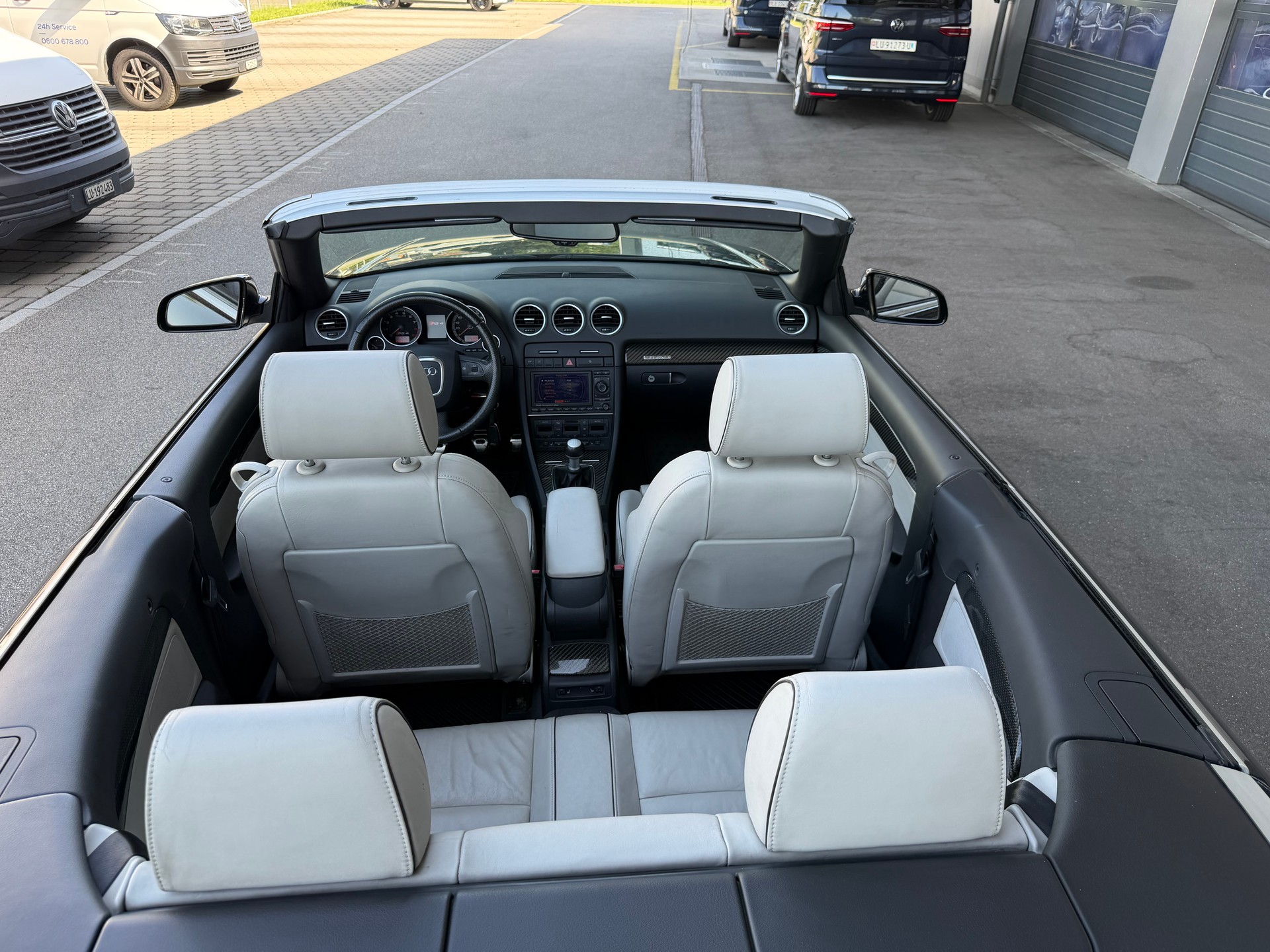 AUDI RS4 Cabriolet 4.2 V8 quattro-image-15