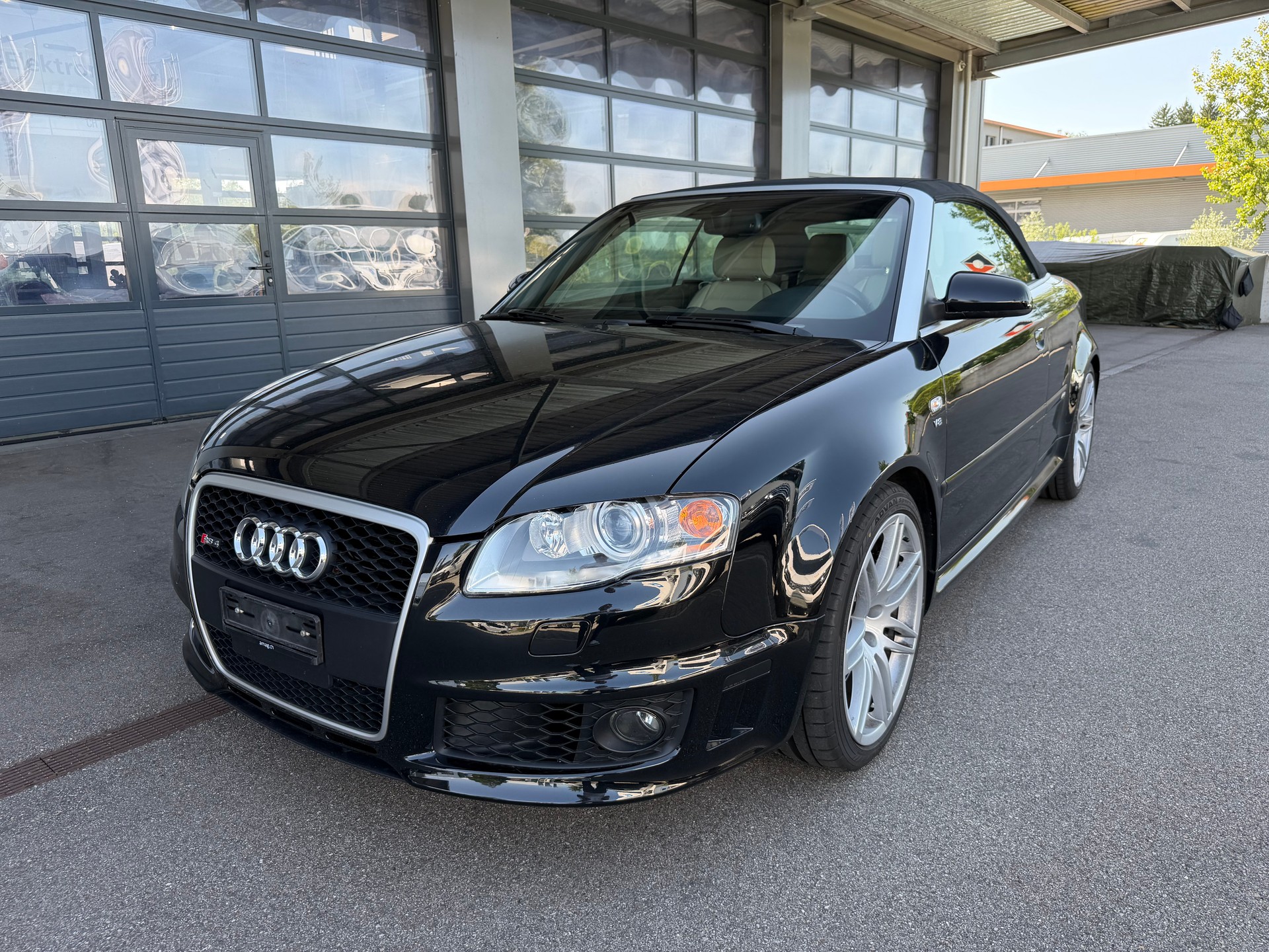AUDI RS4 Cabriolet 4.2 V8 quattro-image-0