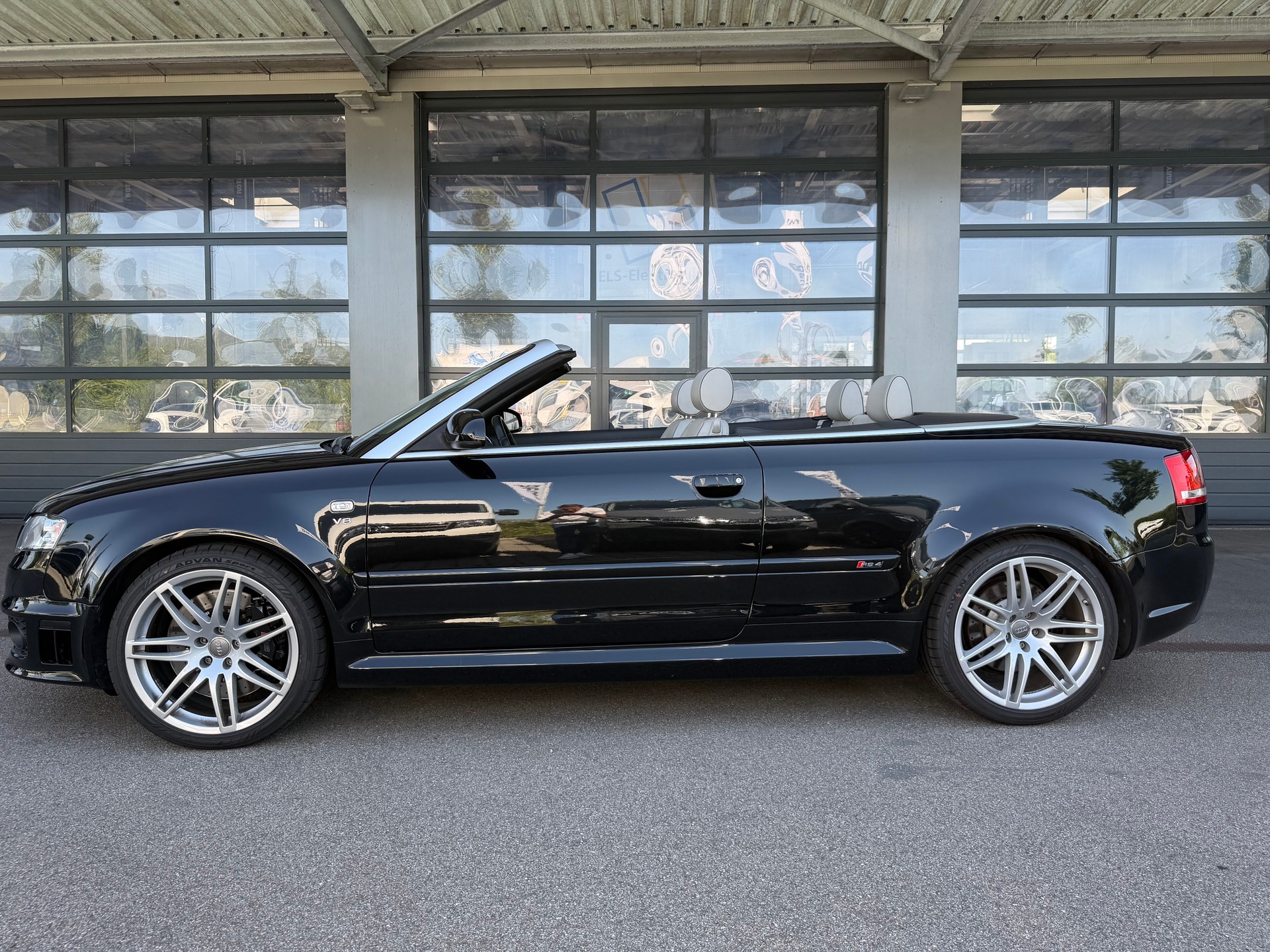 AUDI RS4 Cabriolet 4.2 V8 quattro-image-9