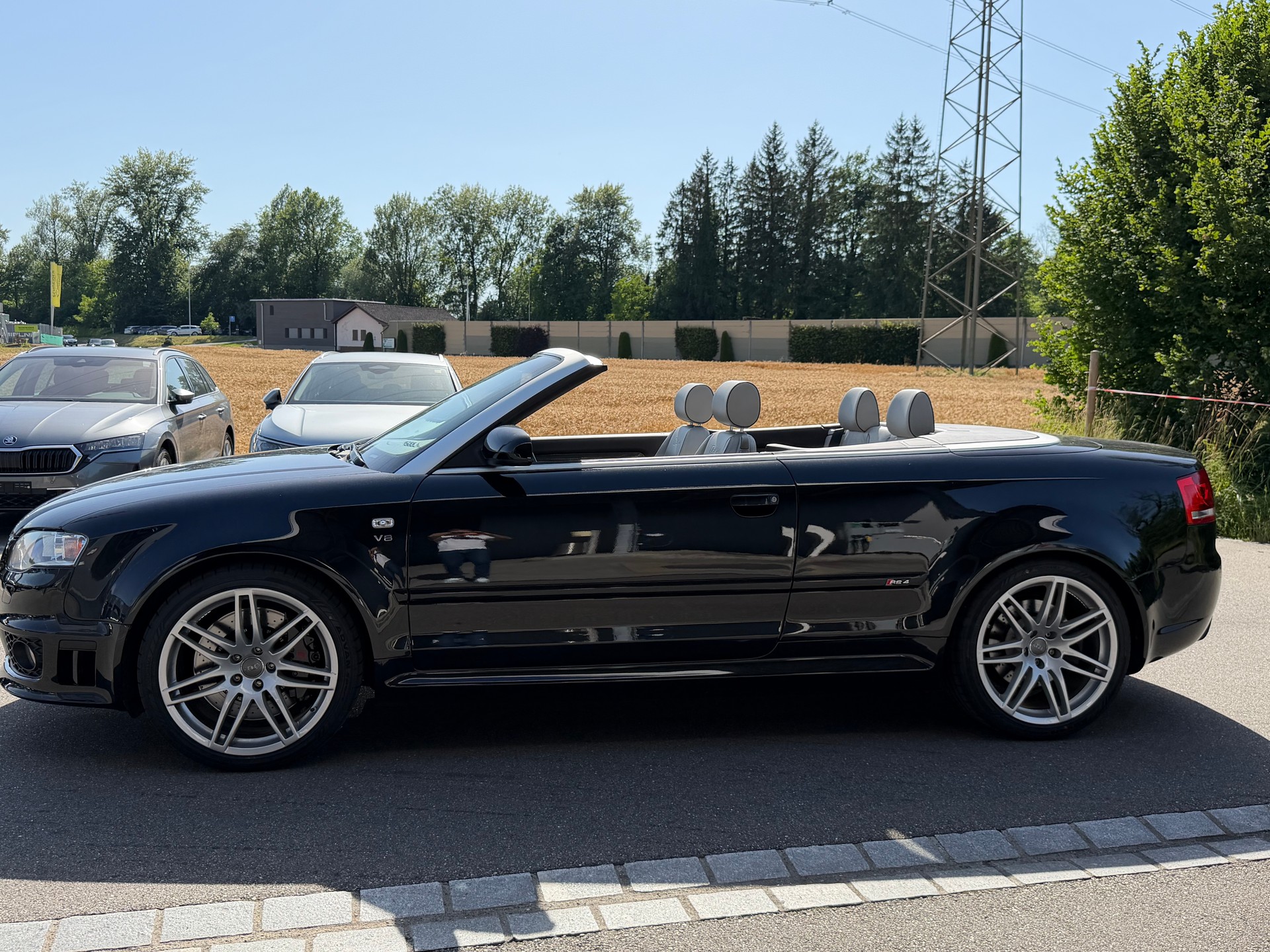 AUDI RS4 Cabriolet 4.2 V8 quattro-image-1