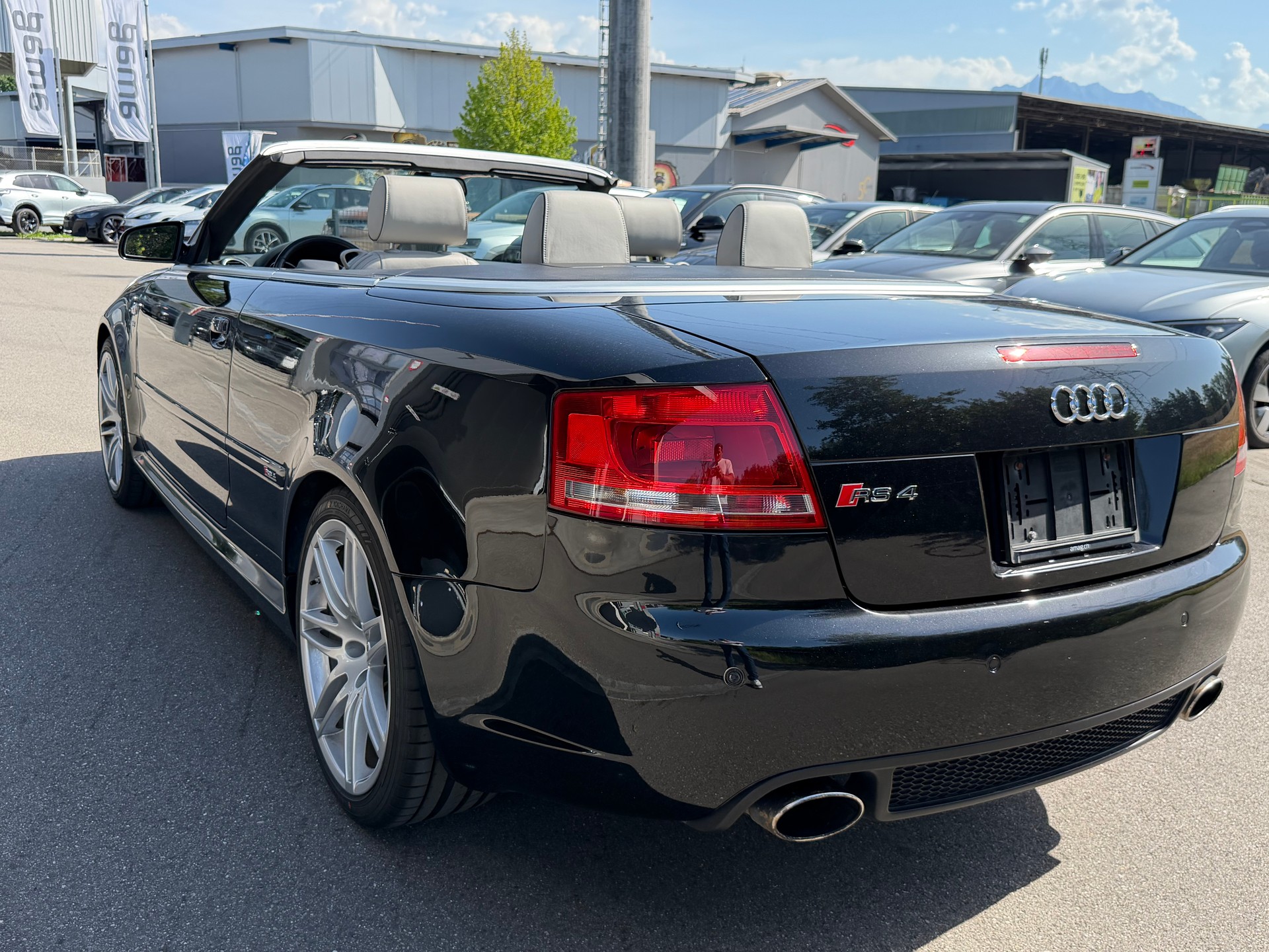 AUDI RS4 Cabriolet 4.2 V8 quattro-image-2