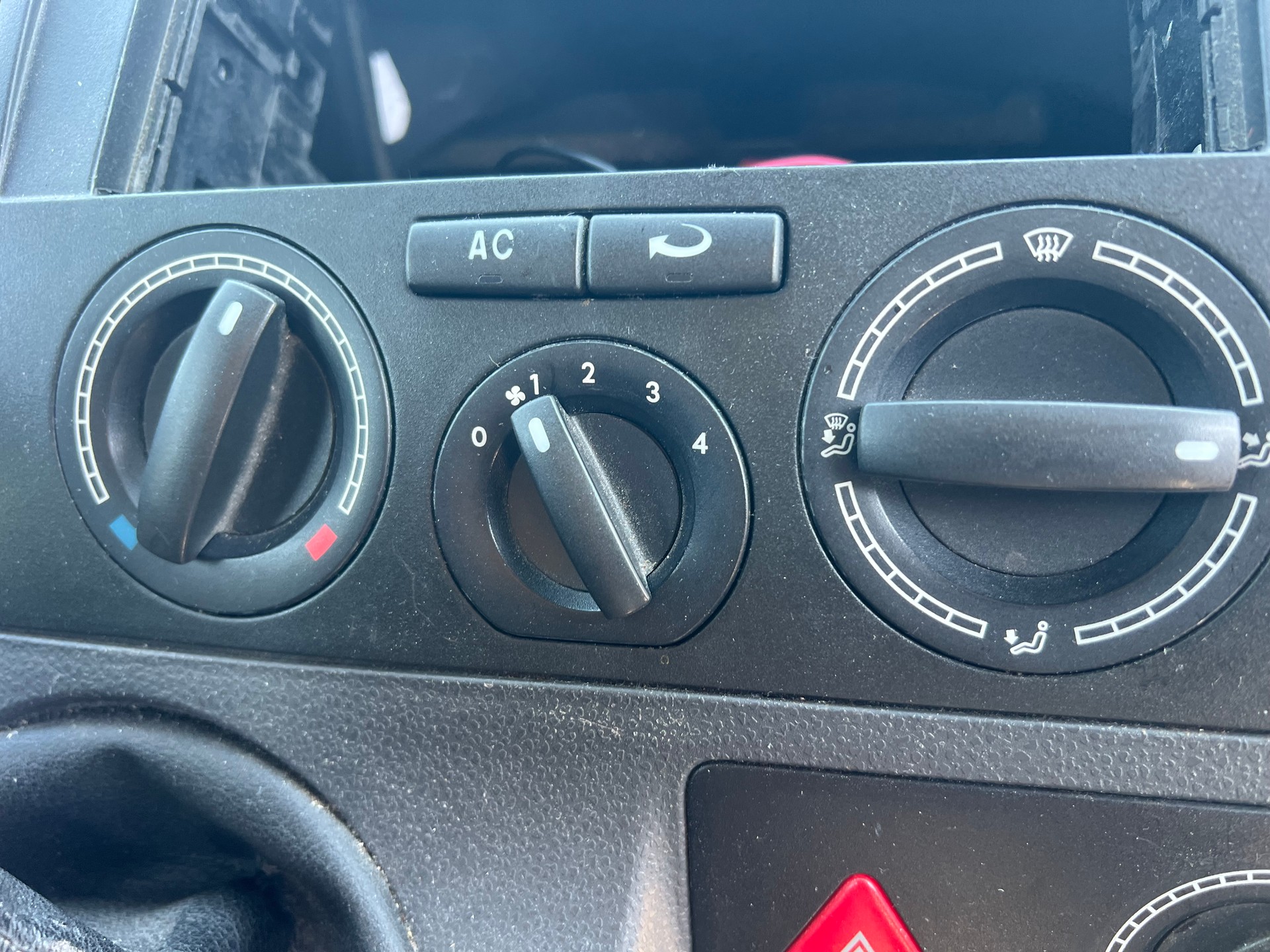 VW T5 1.9 TDI PD-image-8