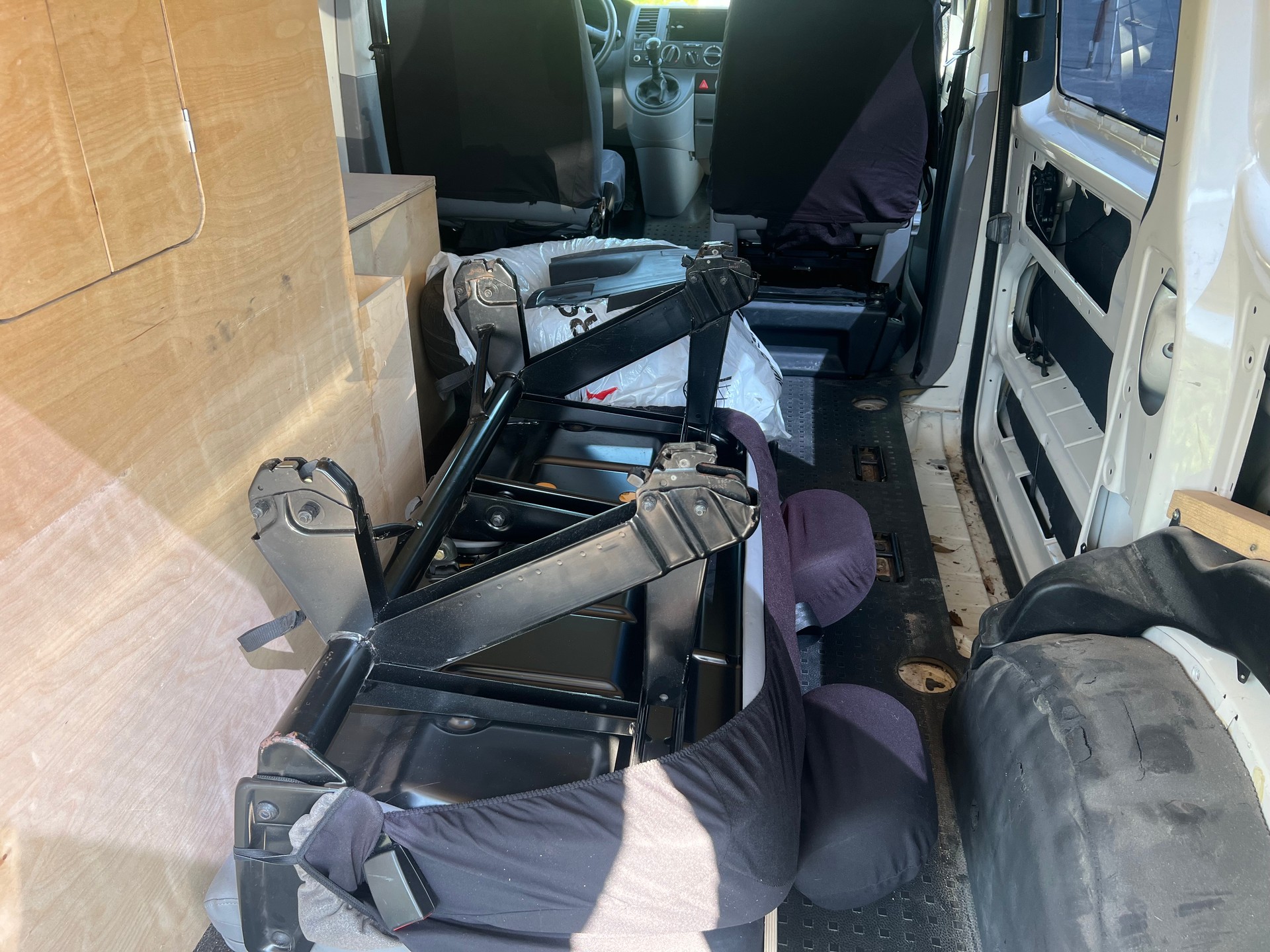 VW T5 1.9 TDI PD-image-10