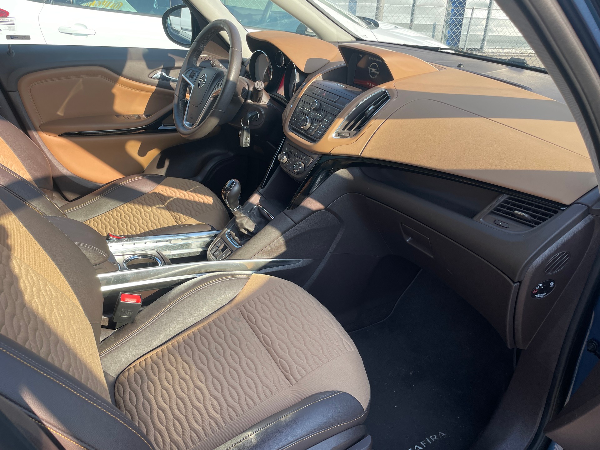 OPEL Zafira Tourer 1.6 CDTi Cosmo-image-10