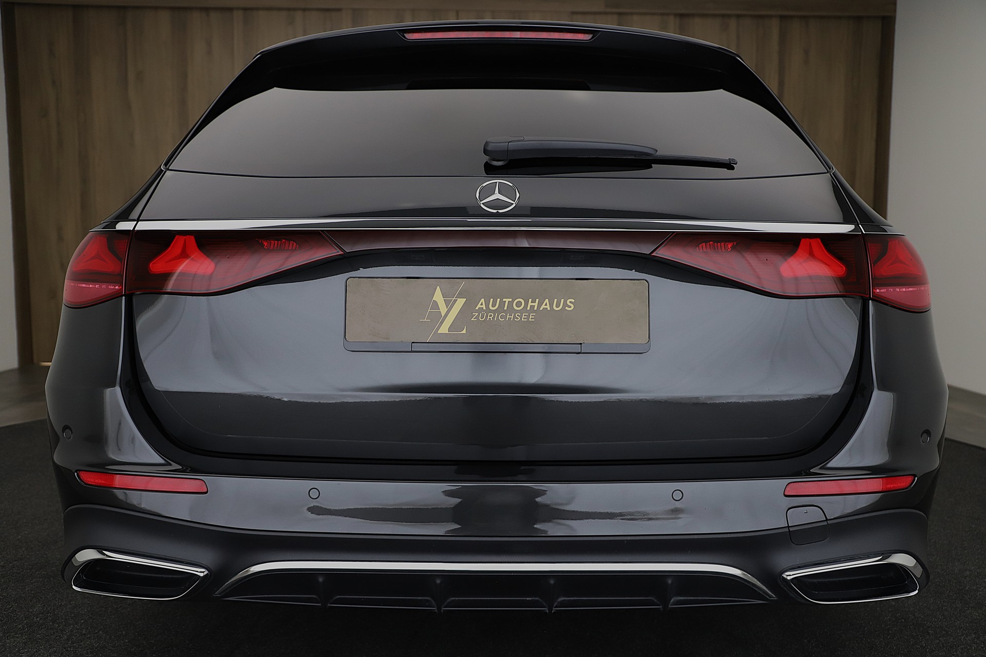MERCEDES-BENZ E 220 d T 9G-Tronic AMG Line Advance-image-3