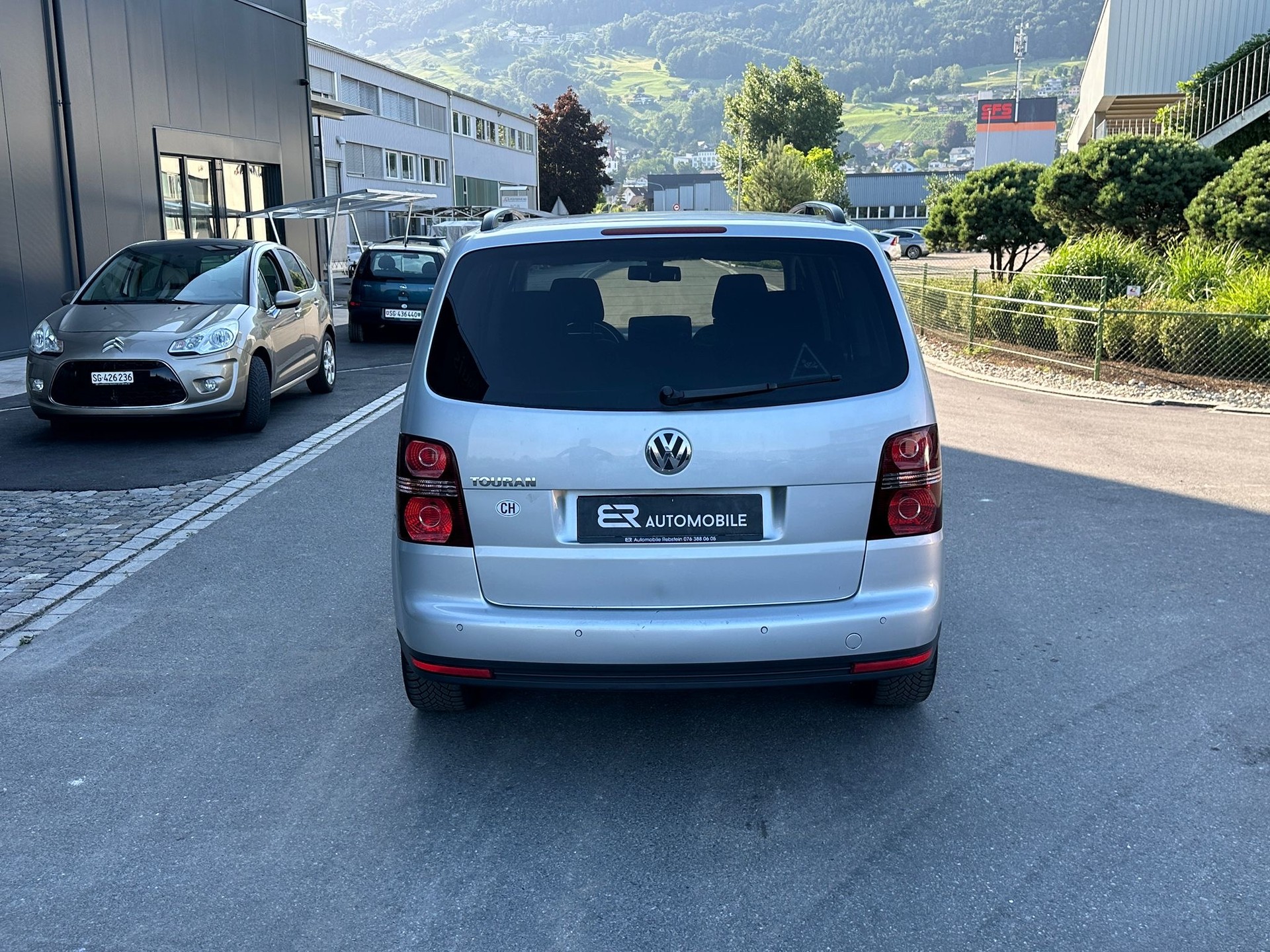 VW Touran 2.0 TDI Trendline-image-7