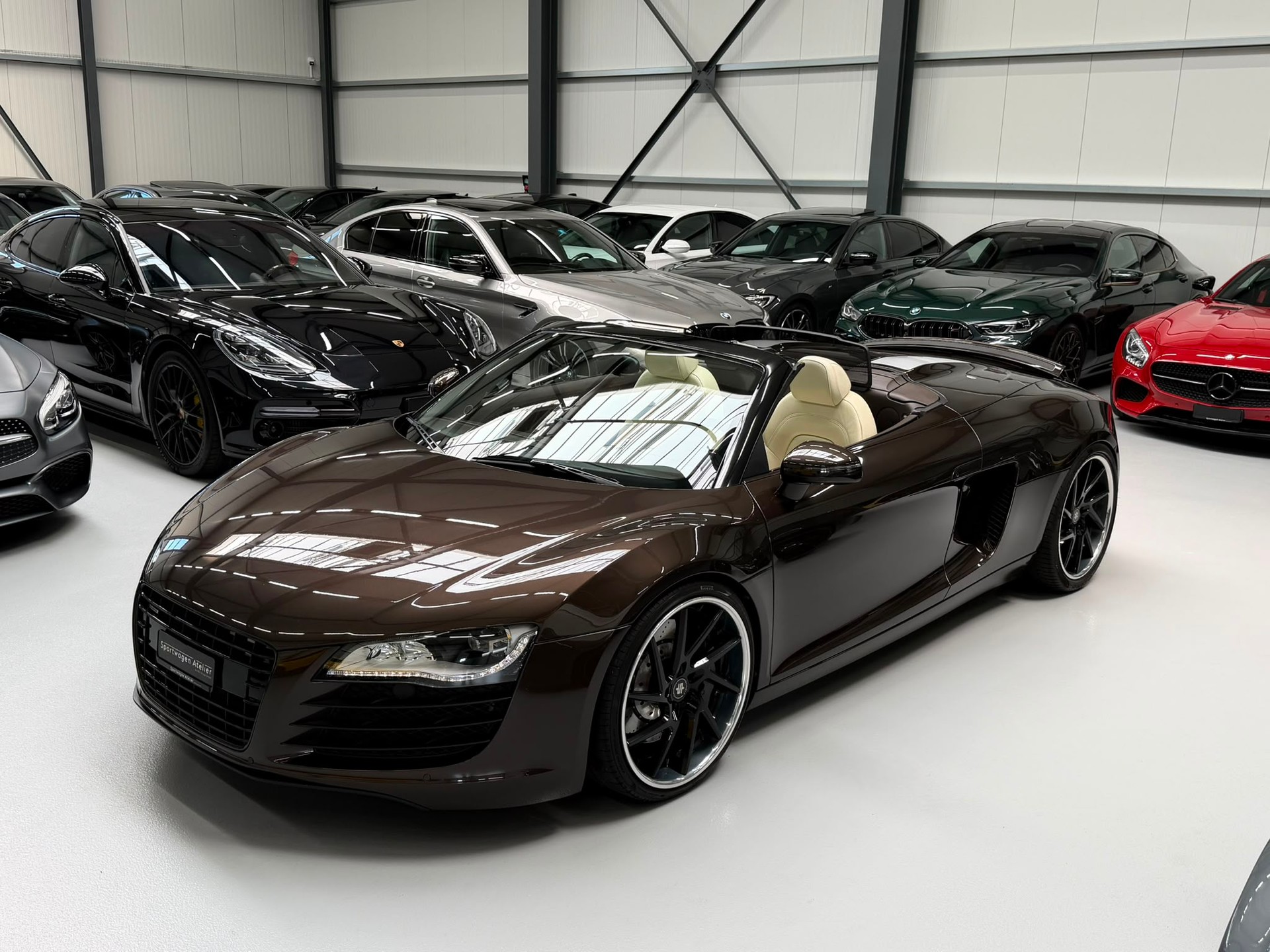 AUDI R8 Spyder 4.2 R-Tronic-image-1