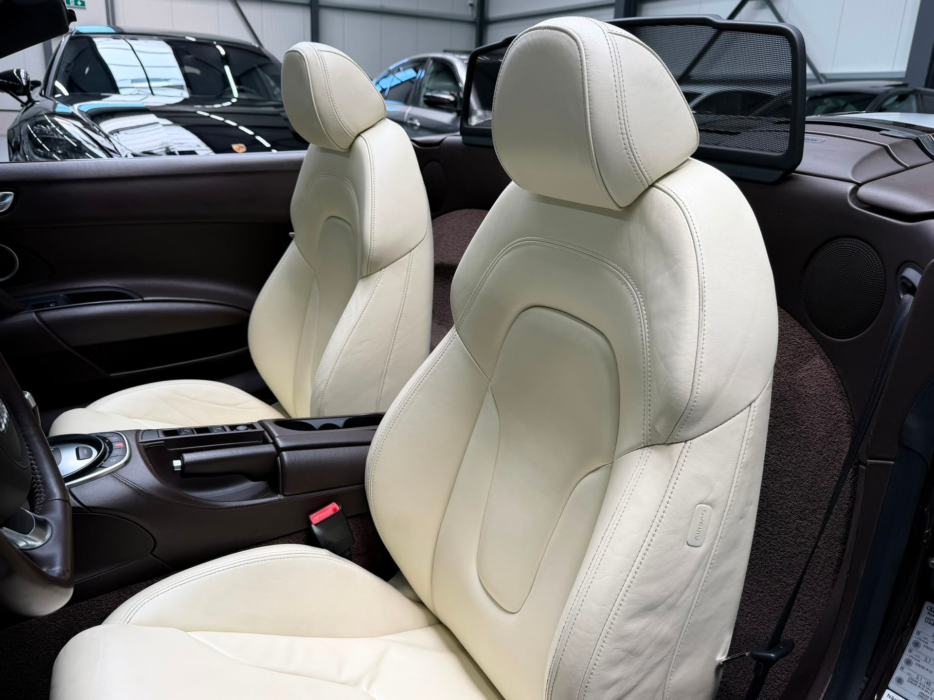 AUDI R8 Spyder 4.2 R-Tronic-image-22