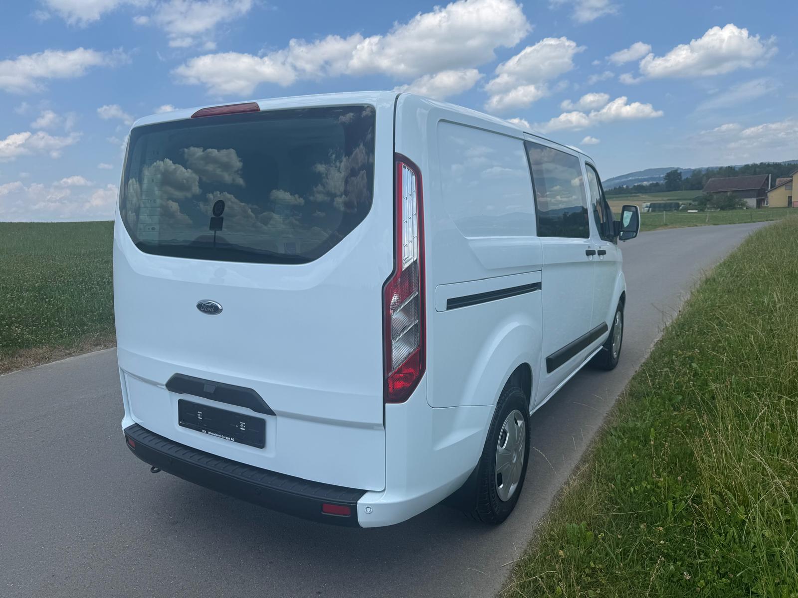 FORD Transit Custom Van 300 L1H1 Trend A-image-4