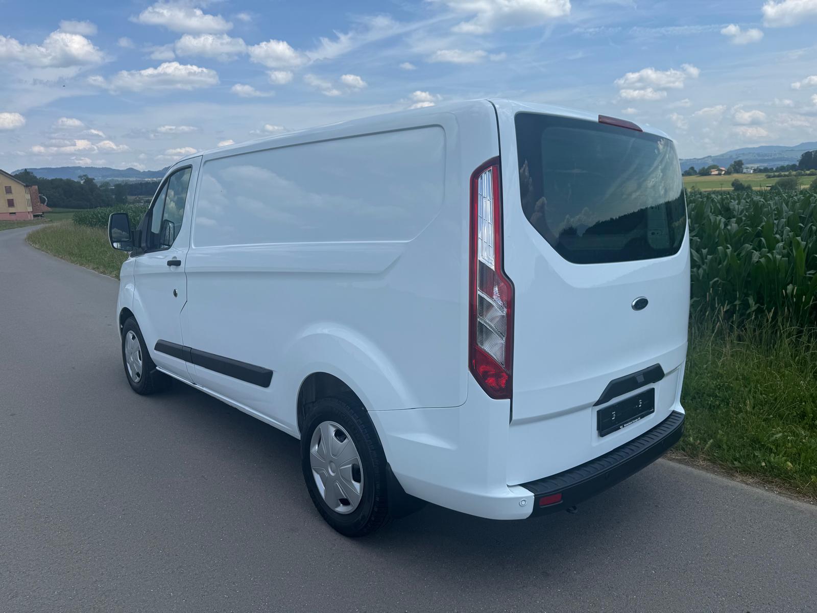 FORD Transit Custom Van 300 L1H1 Trend A-image-3