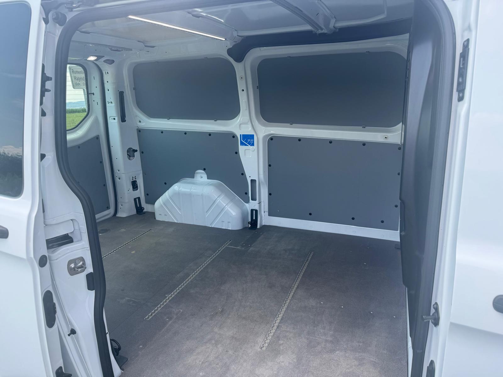 FORD Transit Custom Van 300 L1H1 Trend A-image-6