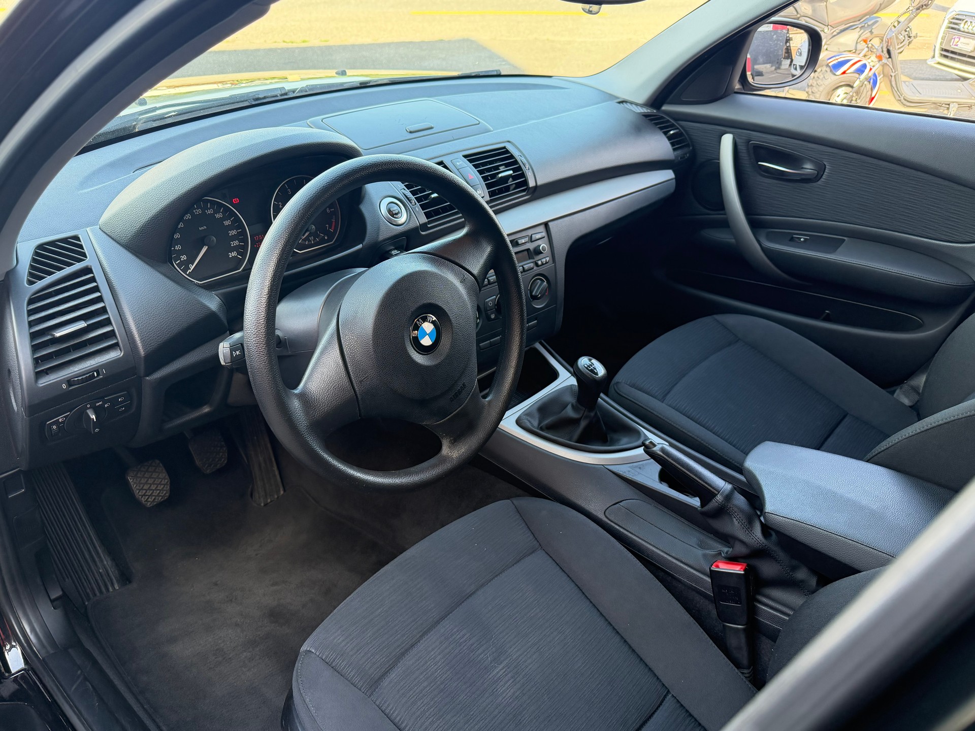 BMW 116i-image-10