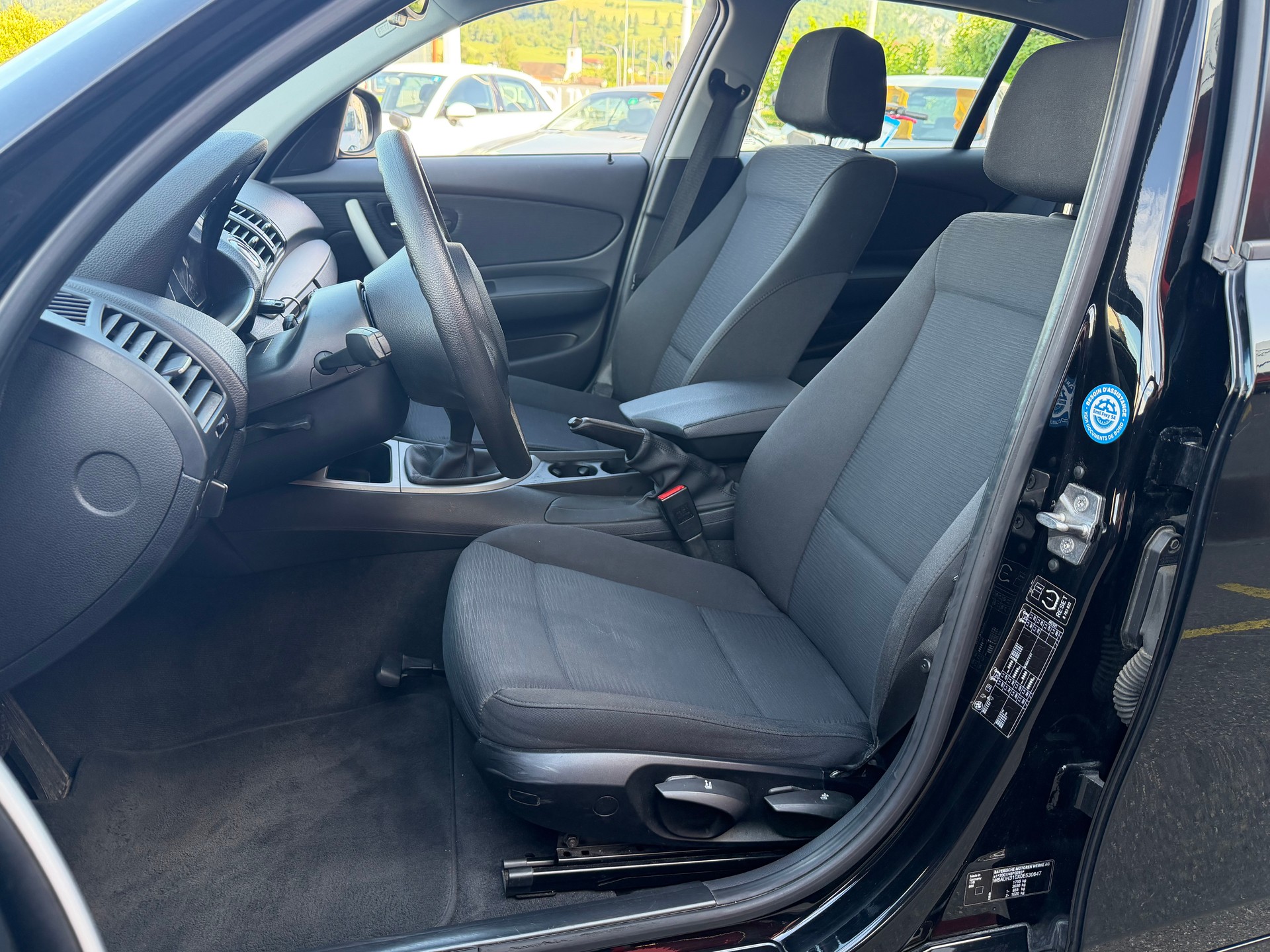 BMW 116i-image-9