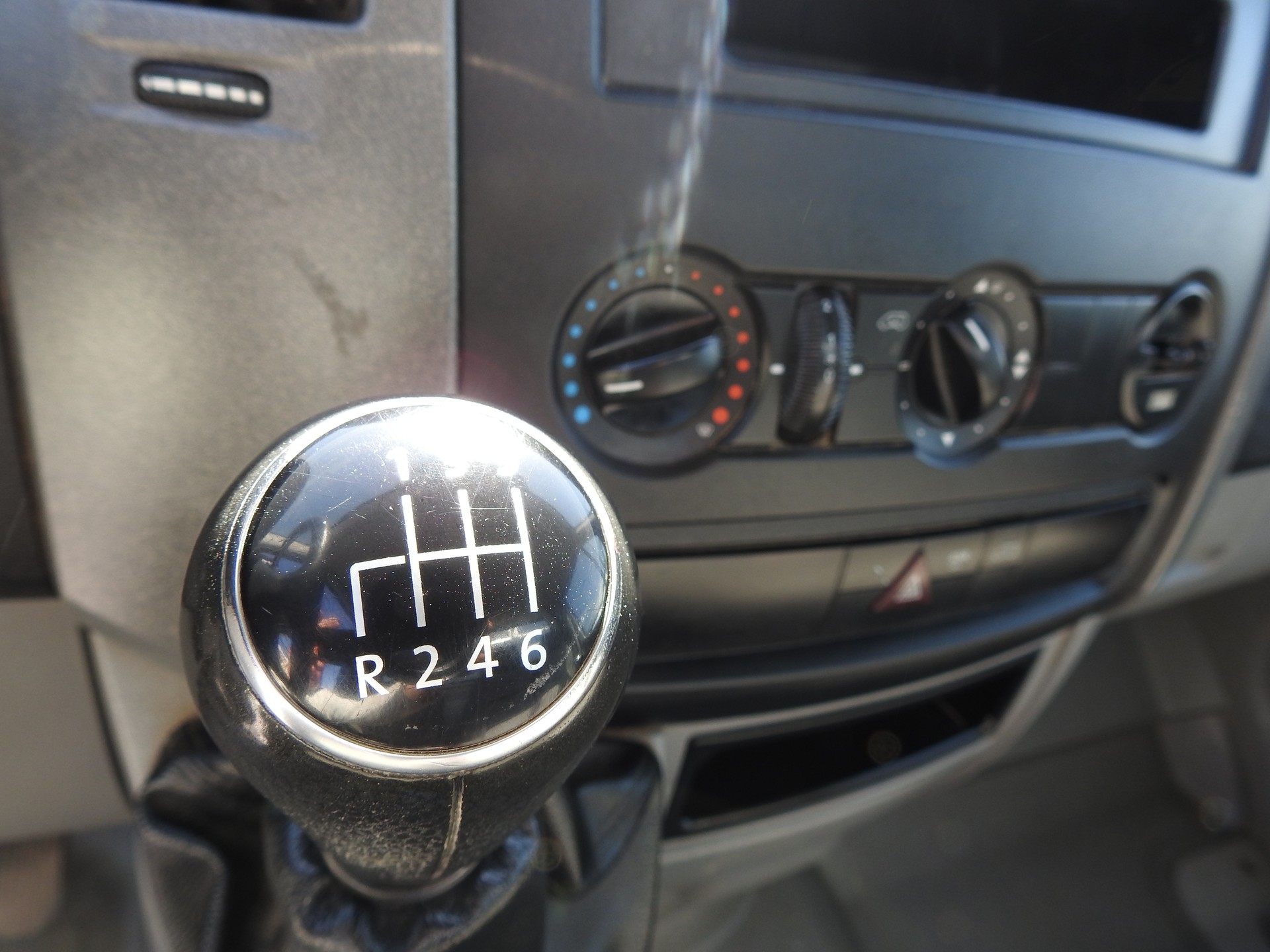 VW Crafter 35 2.0 TDI CR-image-14