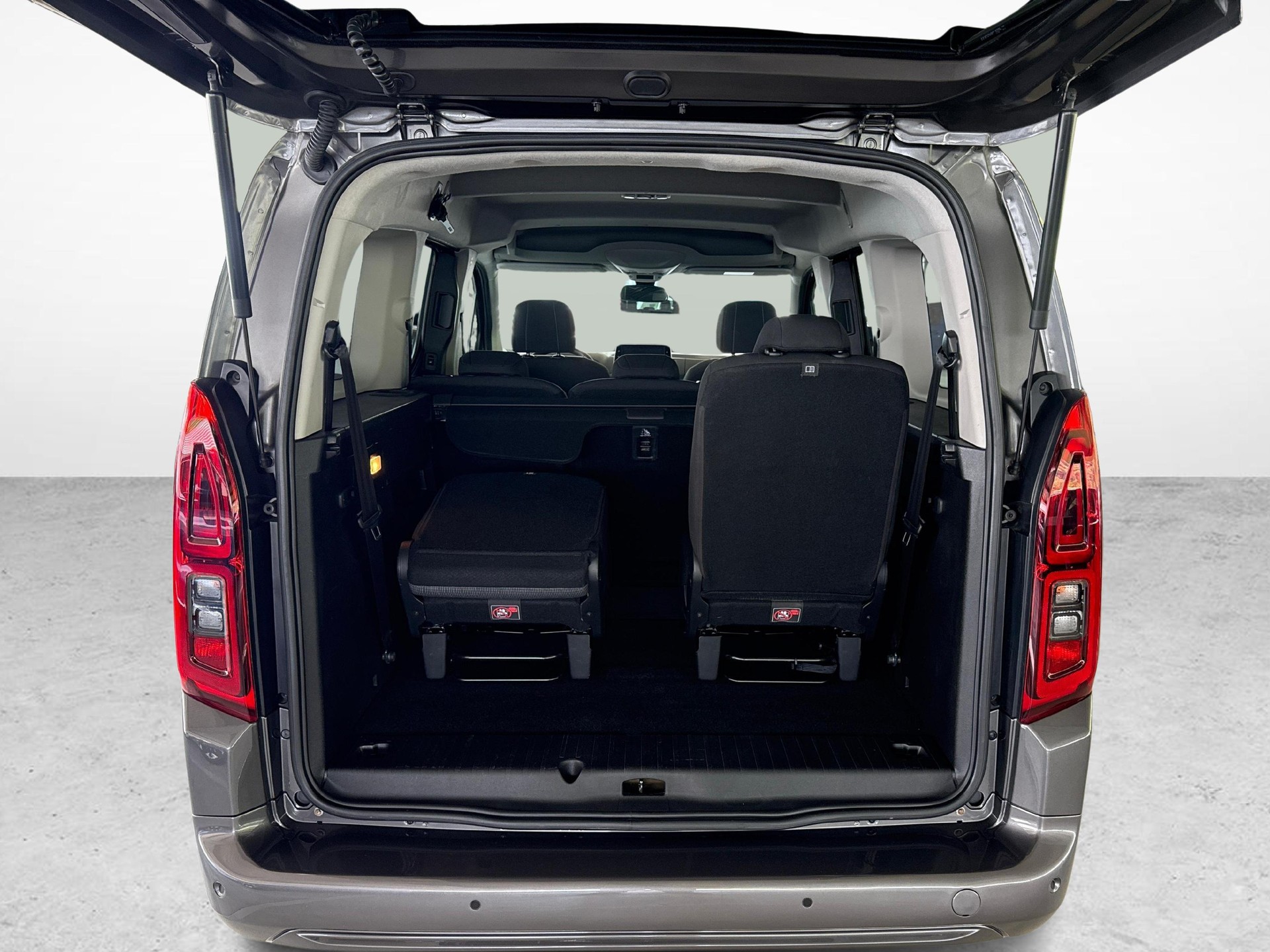 TOYOTA Proace City Verso L2 1.5 HDi 130 Trend-image-10
