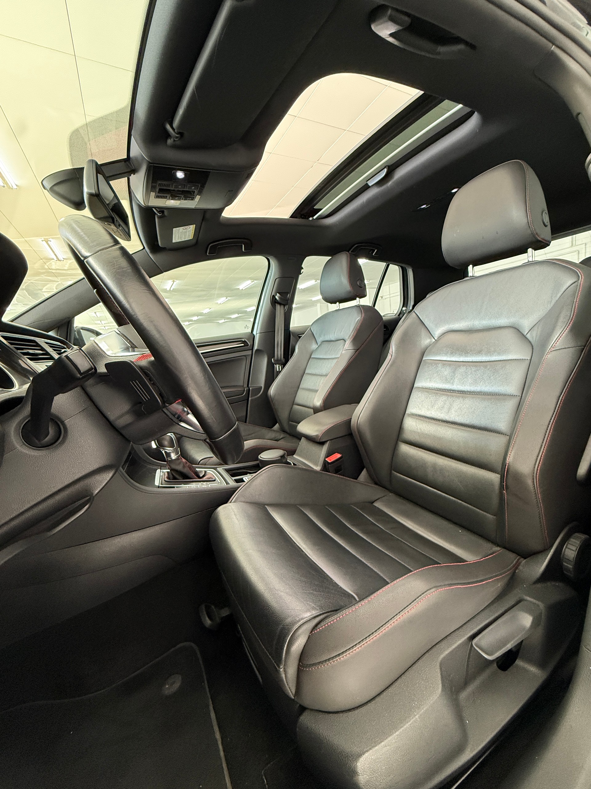 VW Golf 2.0 TSI GTI DSG-image-7