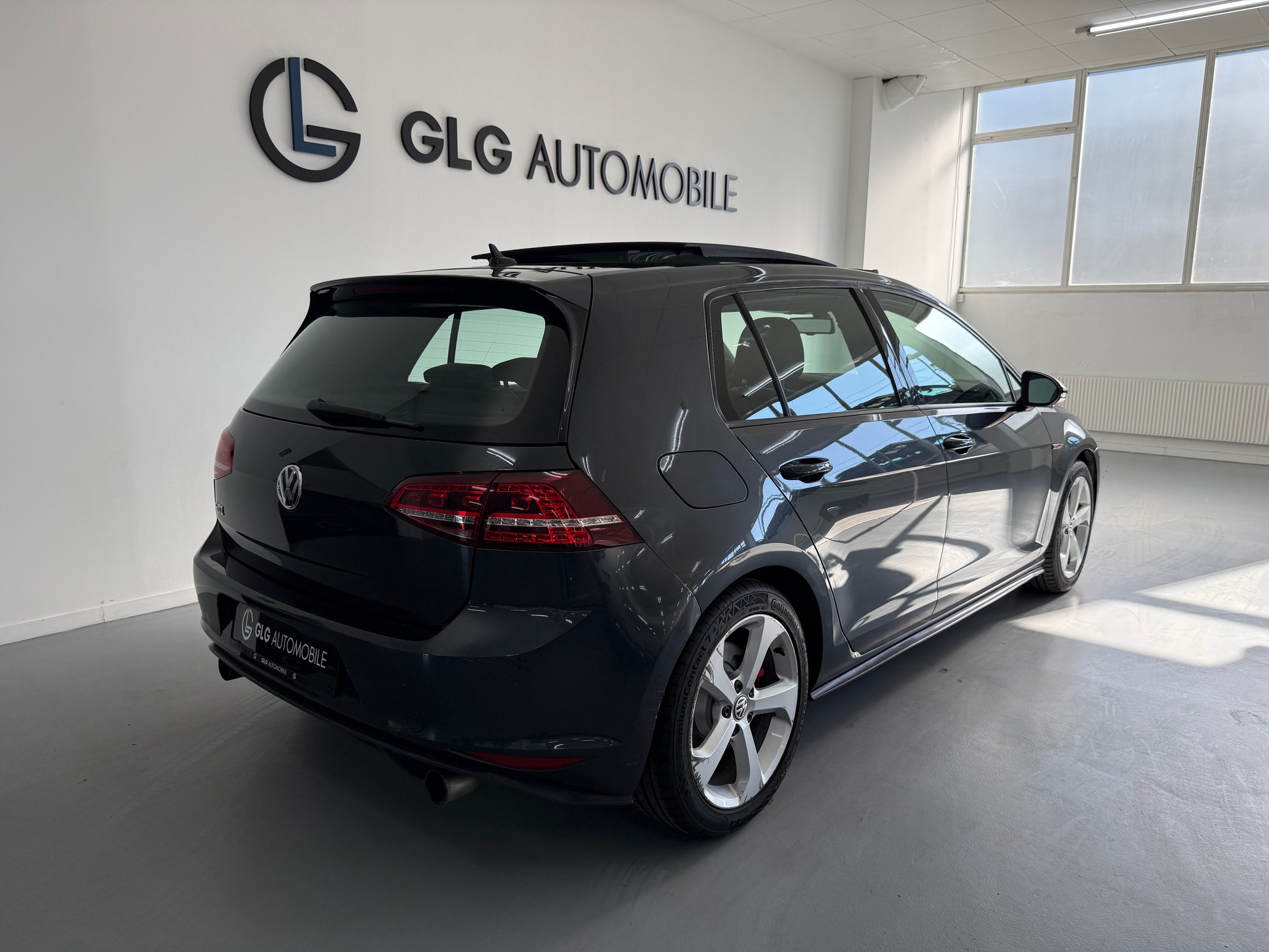 VW Golf 2.0 TSI GTI DSG-showroom-element-3