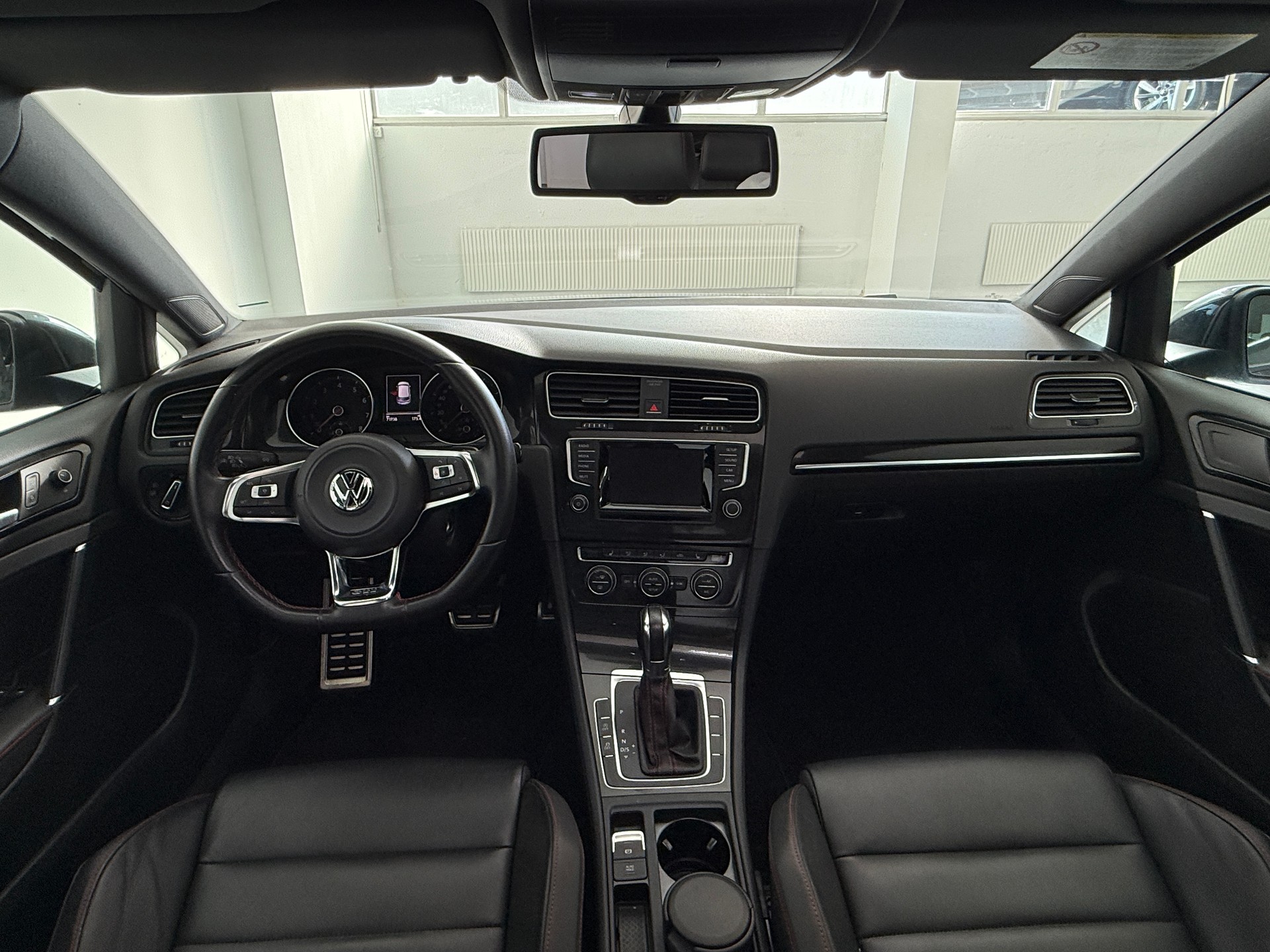 VW Golf 2.0 TSI GTI DSG-image-8