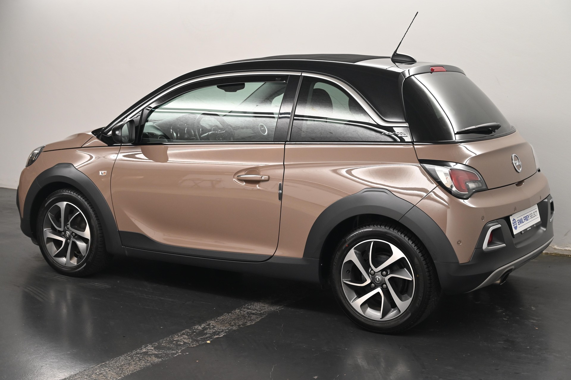 OPEL Adam 1.0i eFLEX Rocks S/S-showroom-element-3