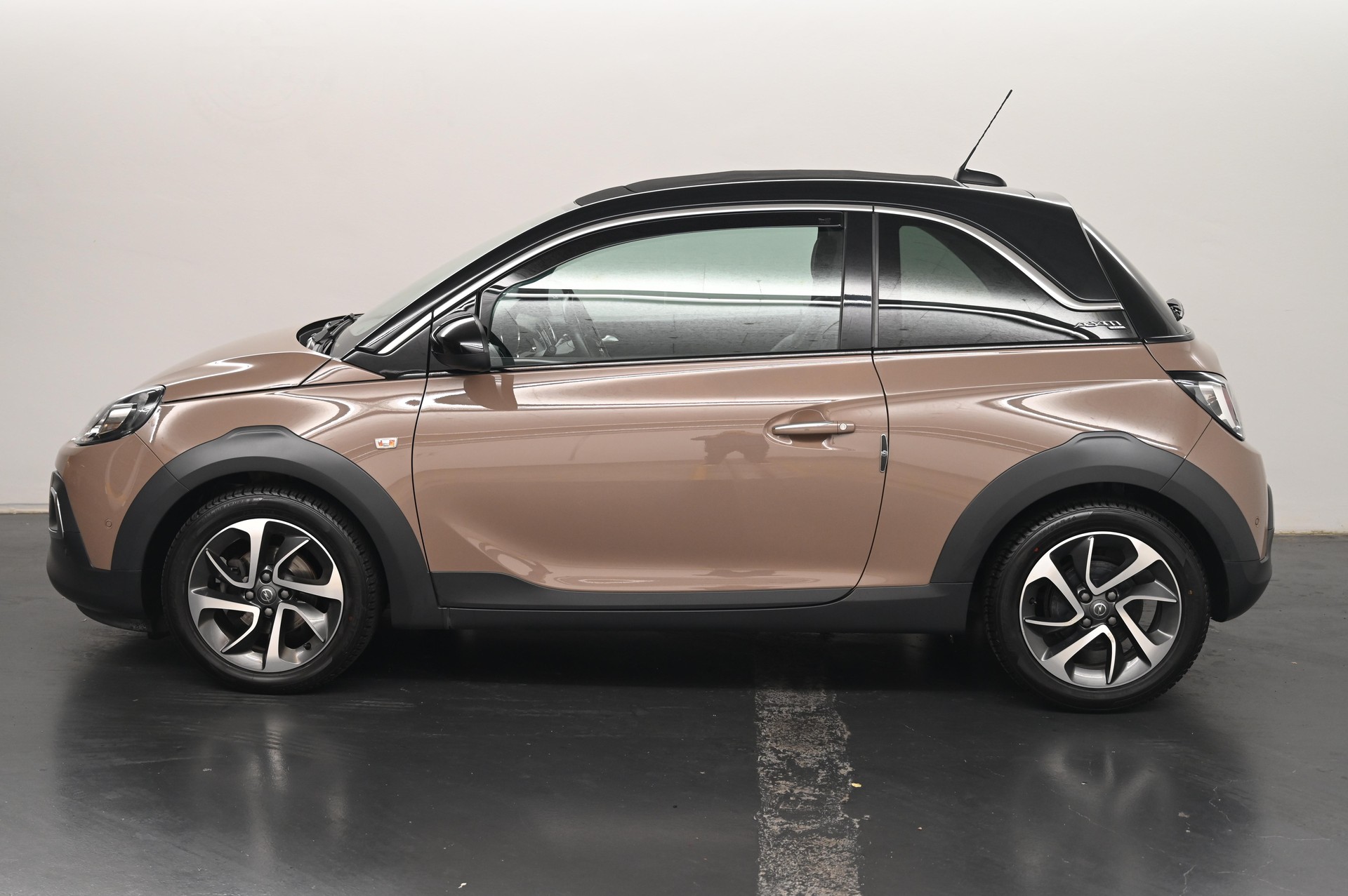 OPEL Adam 1.0i eFLEX Rocks S/S-showroom-element-2