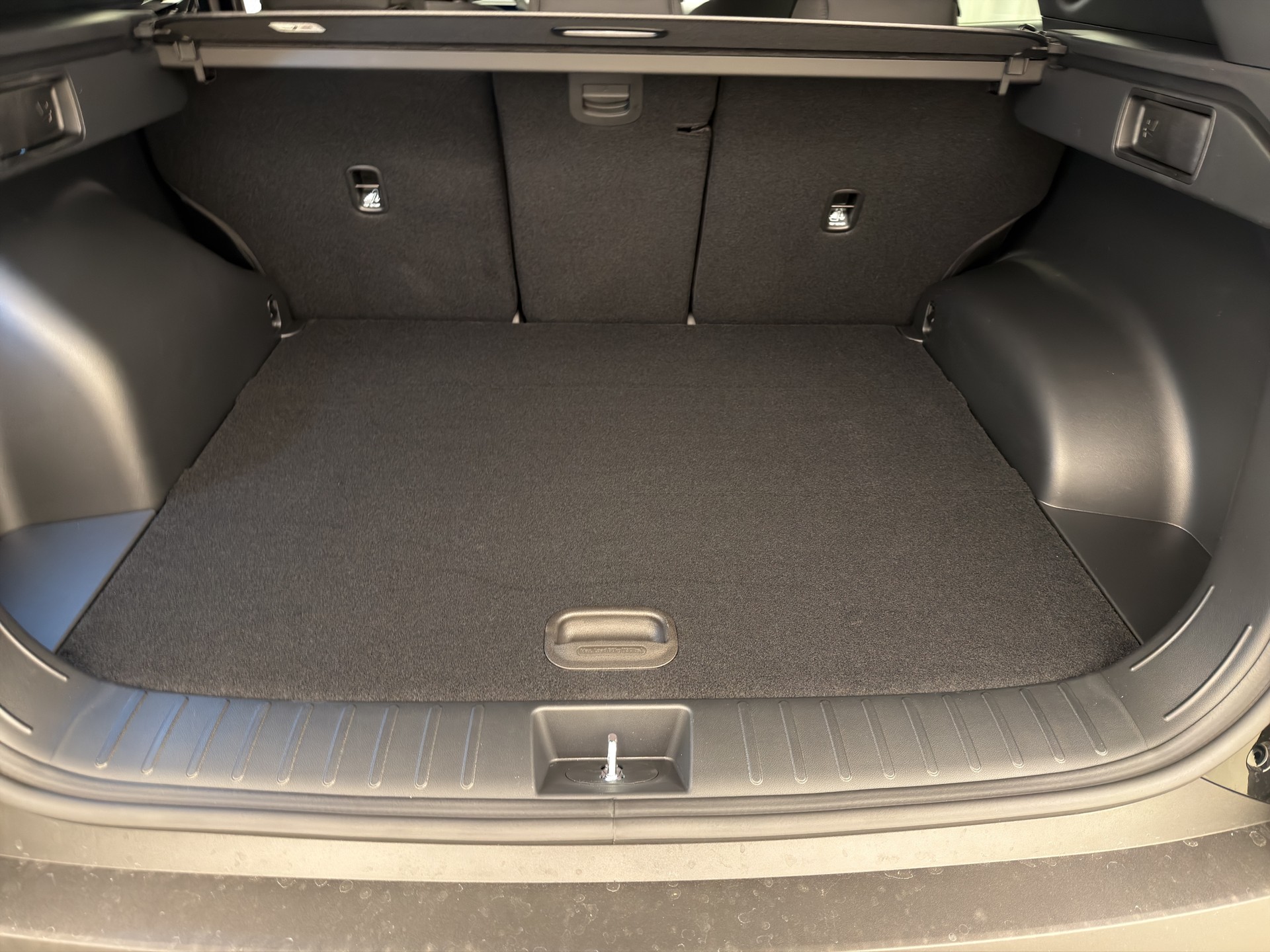 HYUNDAI Tucson 1.6 T-GDi HEV Origo Black Line-image-12