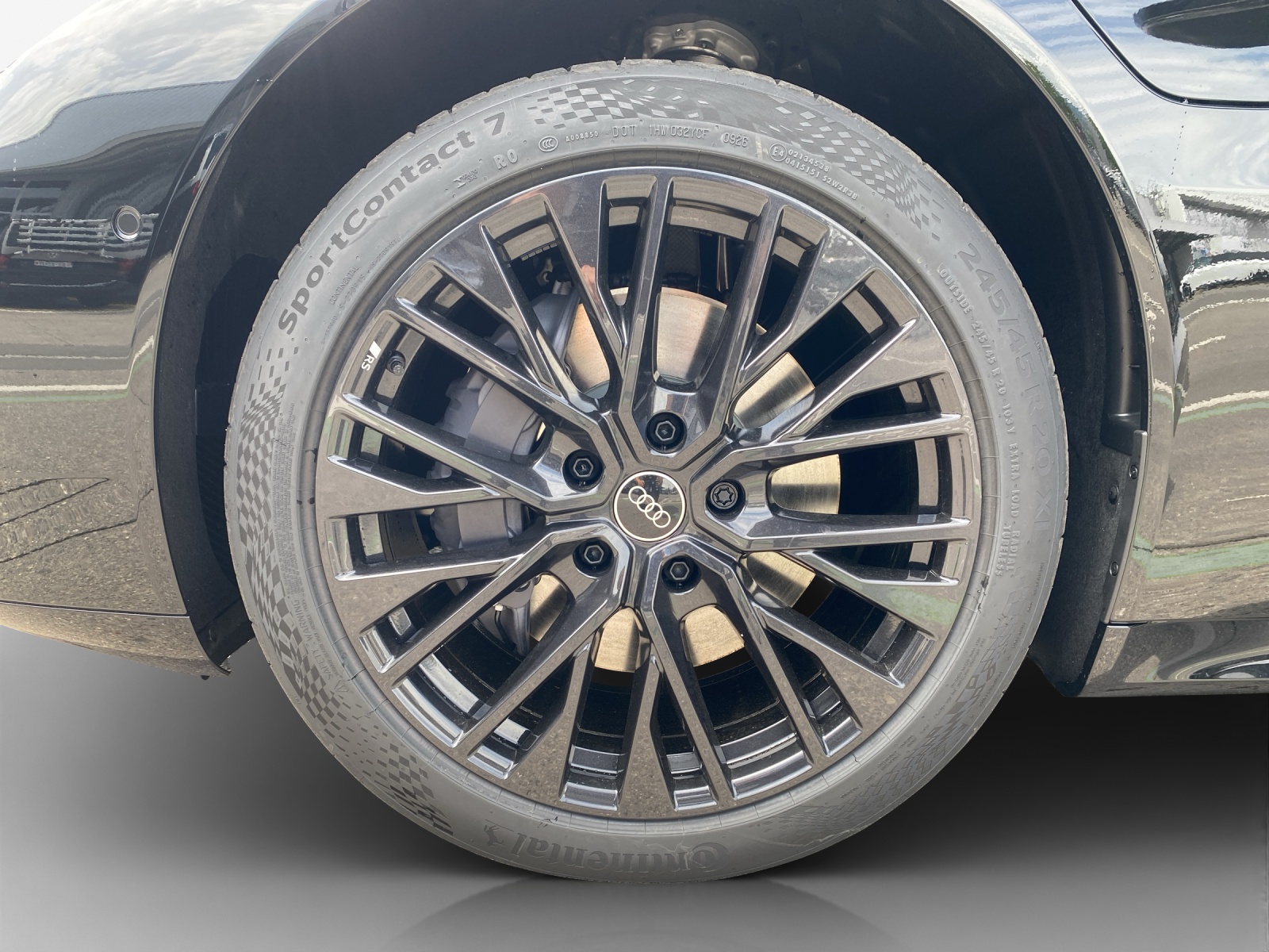 AUDI e-tron GT quattro-image-15