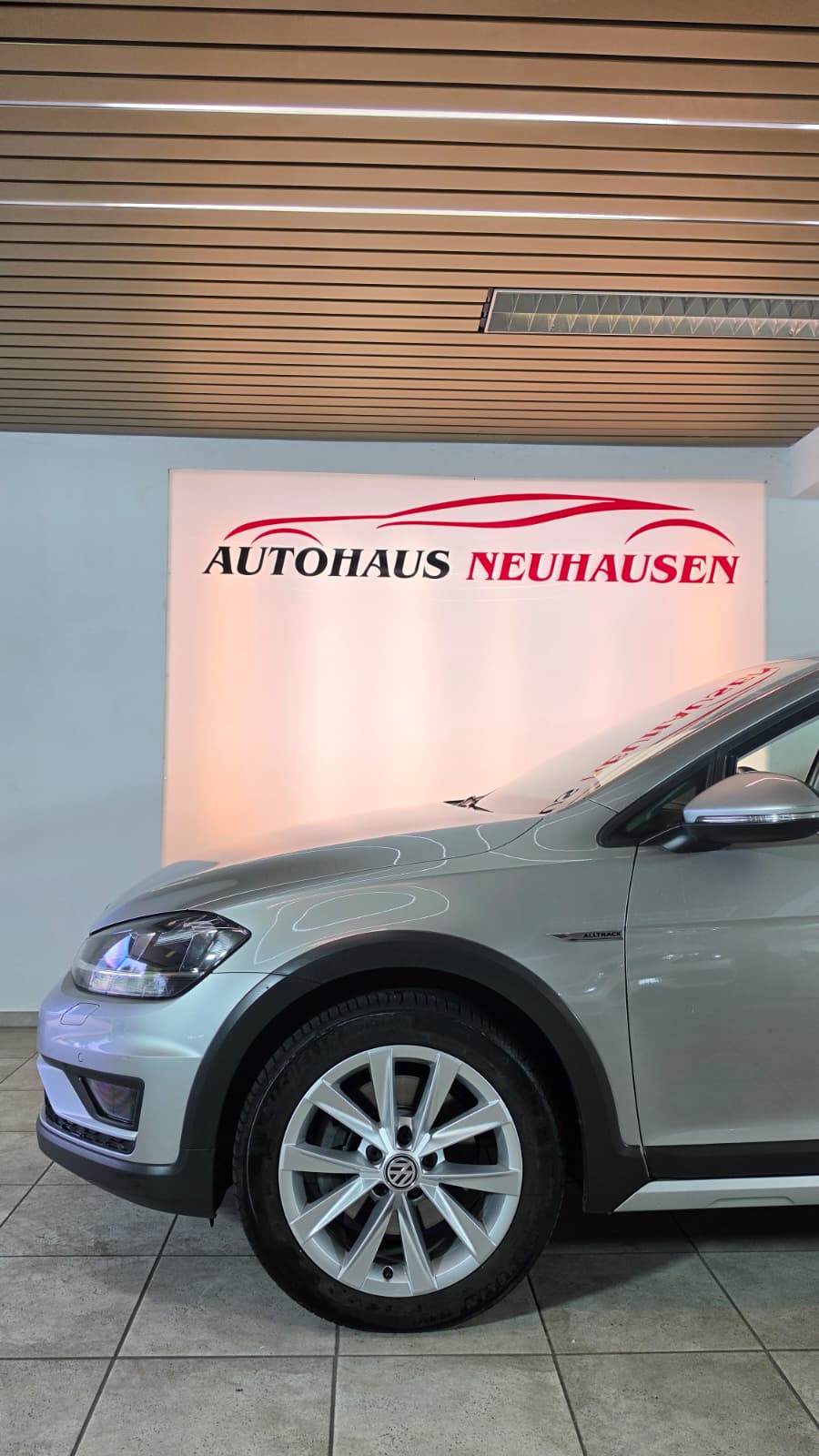 VW Golf 2.0 TDI Alltrack 4Motion DSG, FRISCH AB MFK UND 8-FACH BEREIFT-image-4
