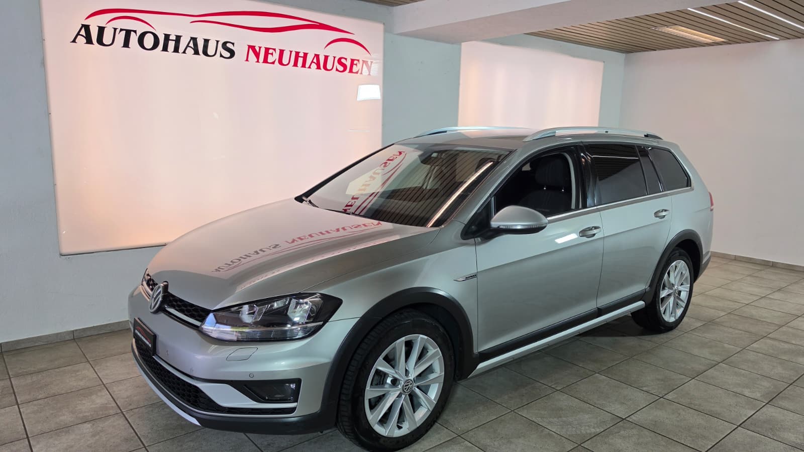 VW Golf 2.0 TDI Alltrack 4Motion DSG, FRISCH AB MFK UND 8-FACH BEREIFT-image-0