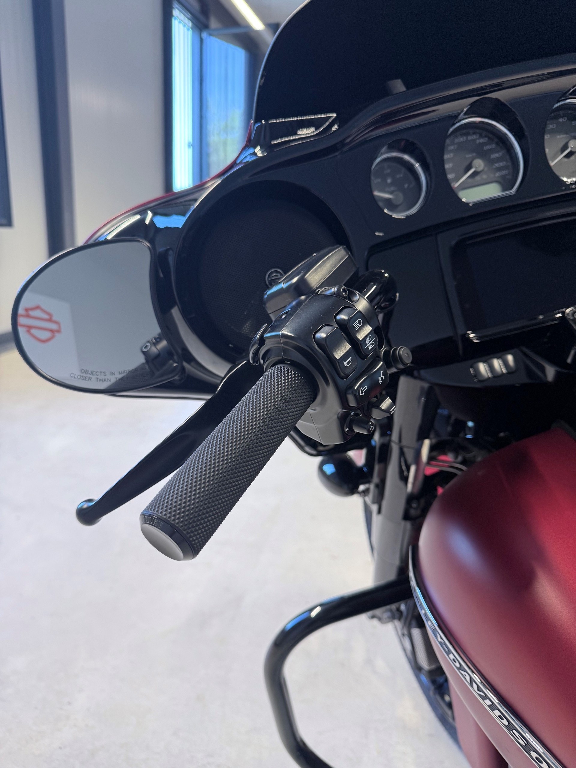 HARLEY-DAVIDSON FLHXS Street Glide Special 114-showroom-element-3