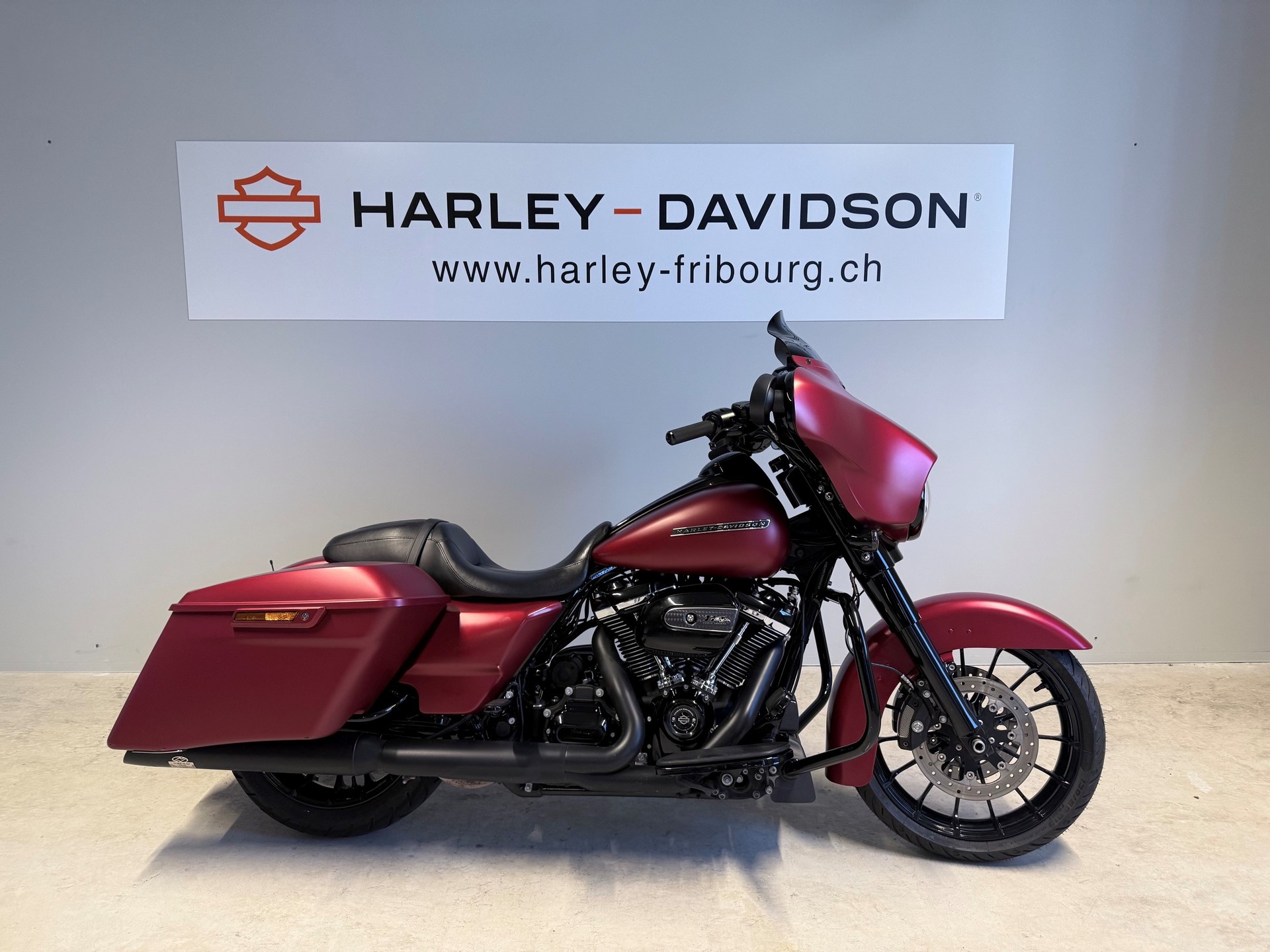 HARLEY-DAVIDSON FLHXS Street Glide Special 114