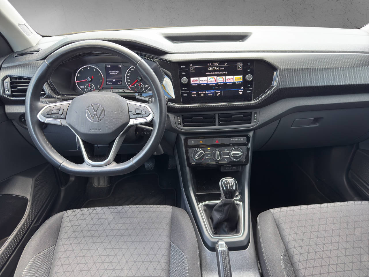 VW T-Cross 1.0 TSI Life-image-9