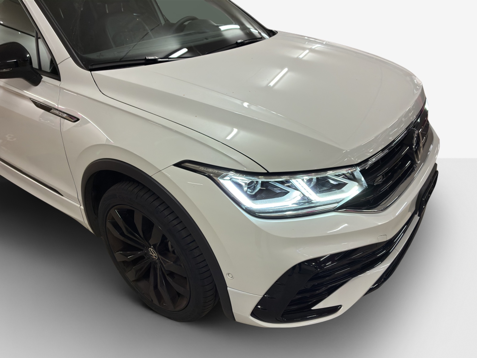 VW Tiguan 2.0TSI R-Line 4Motion DSG-image-14