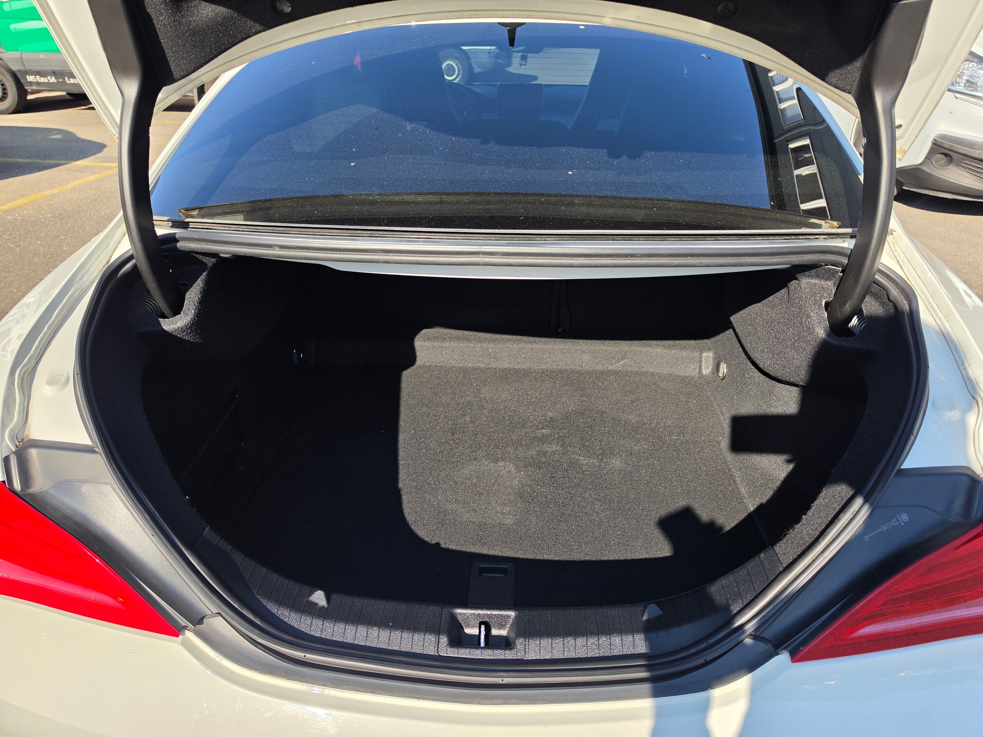 MERCEDES-BENZ CLA 200 AMG Line 7G-DCT-image-6