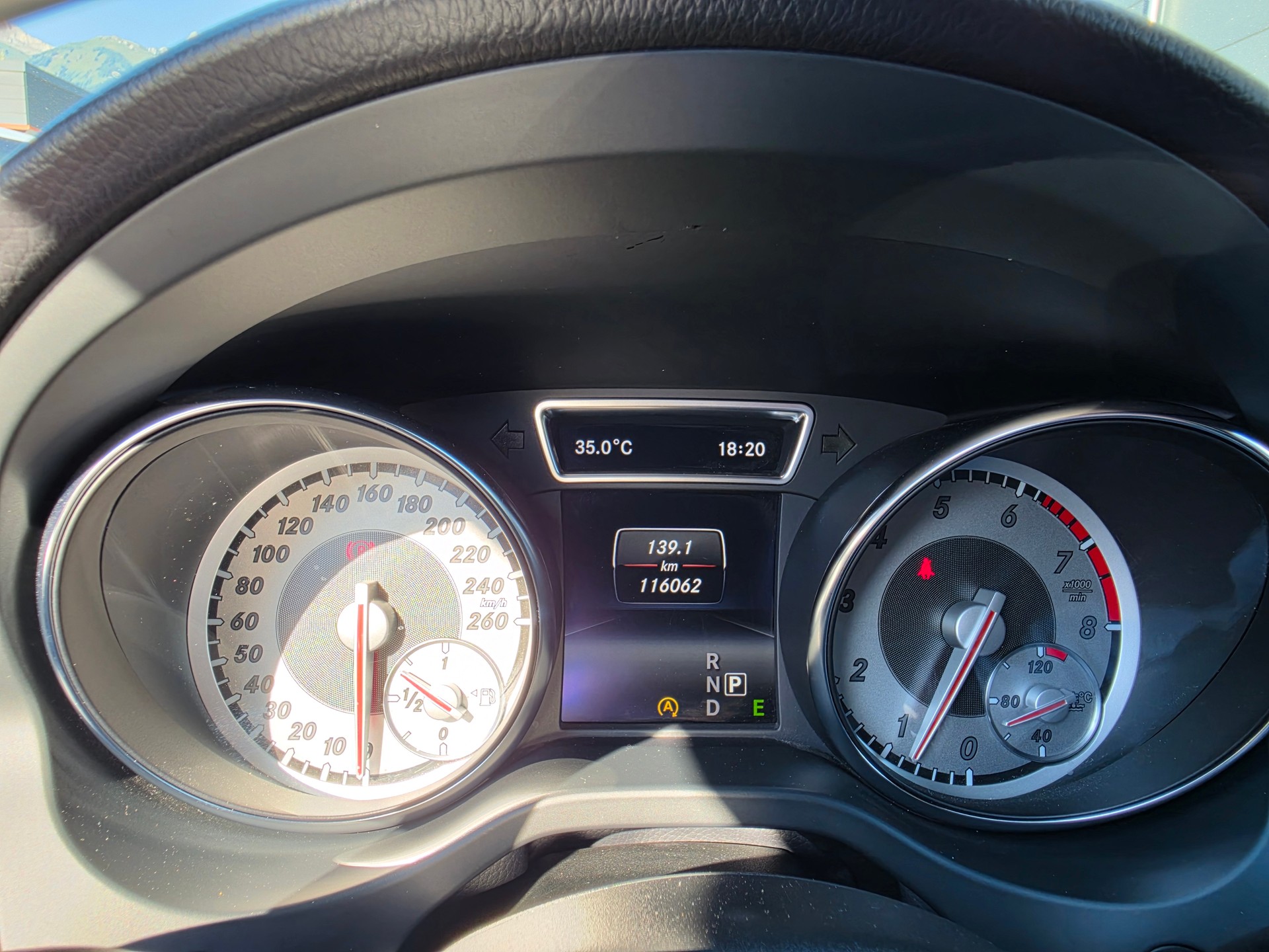 MERCEDES-BENZ CLA 200 AMG Line 7G-DCT-image-11