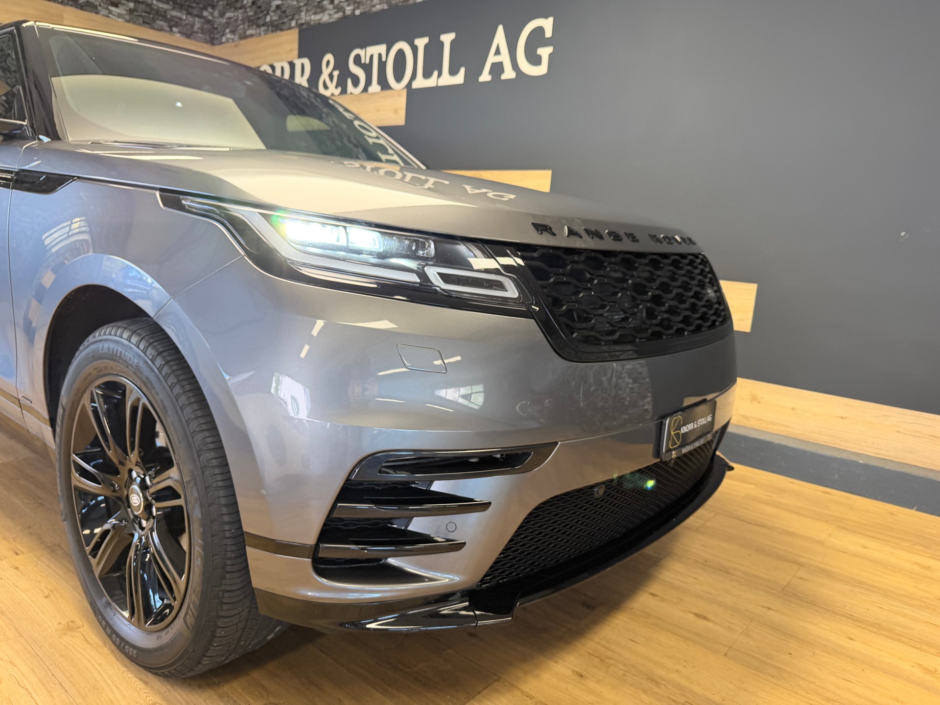 LAND ROVER Range Rover Velar R-Dynamic D 240 SE Automatic-image-9