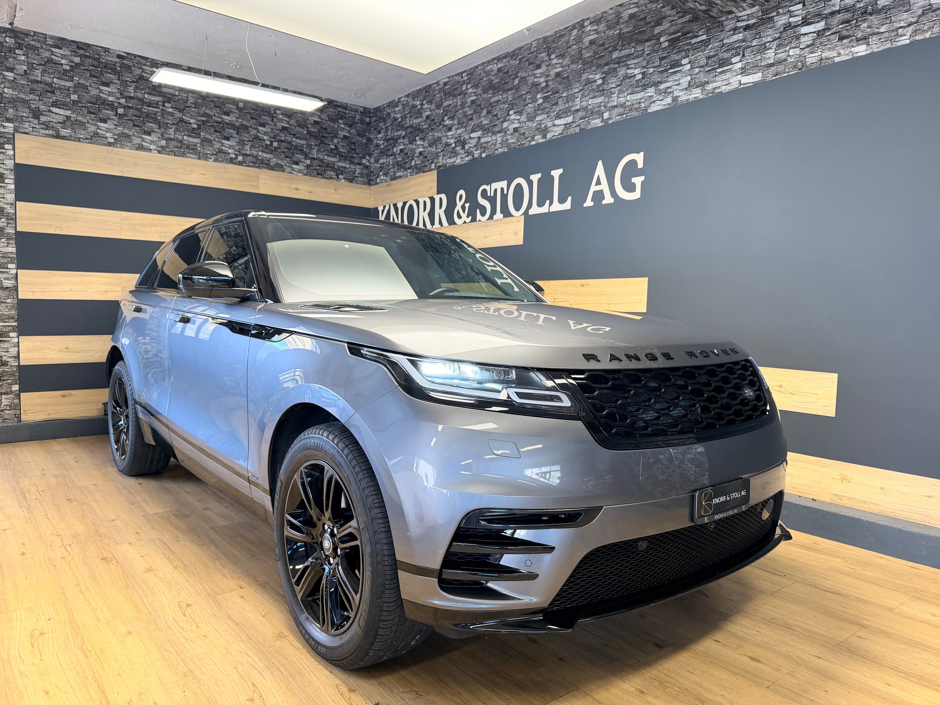LAND ROVER Range Rover Velar R-Dynamic D 240 SE Automatic-image-2