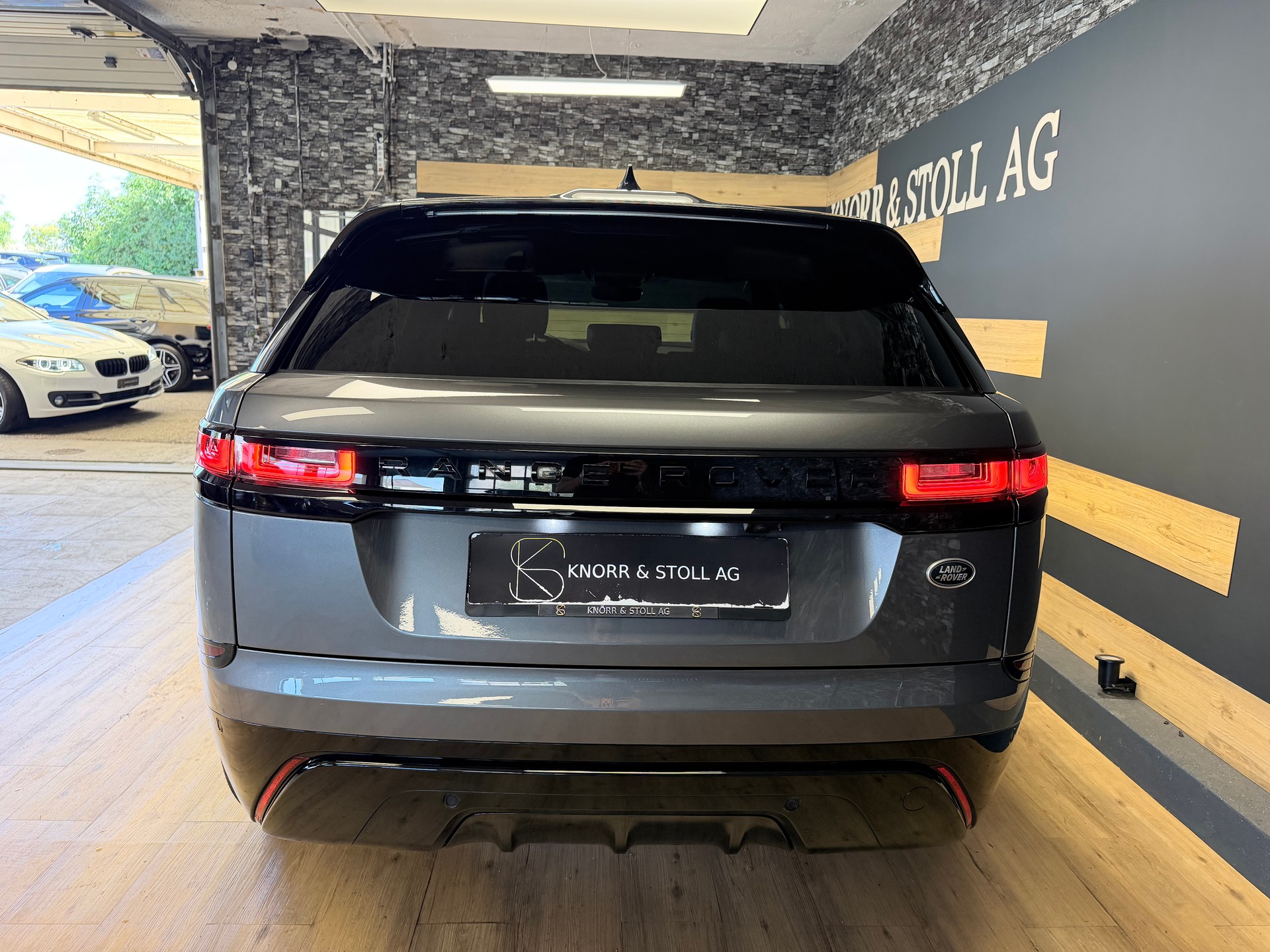 LAND ROVER Range Rover Velar R-Dynamic D 240 SE Automatic-image-6