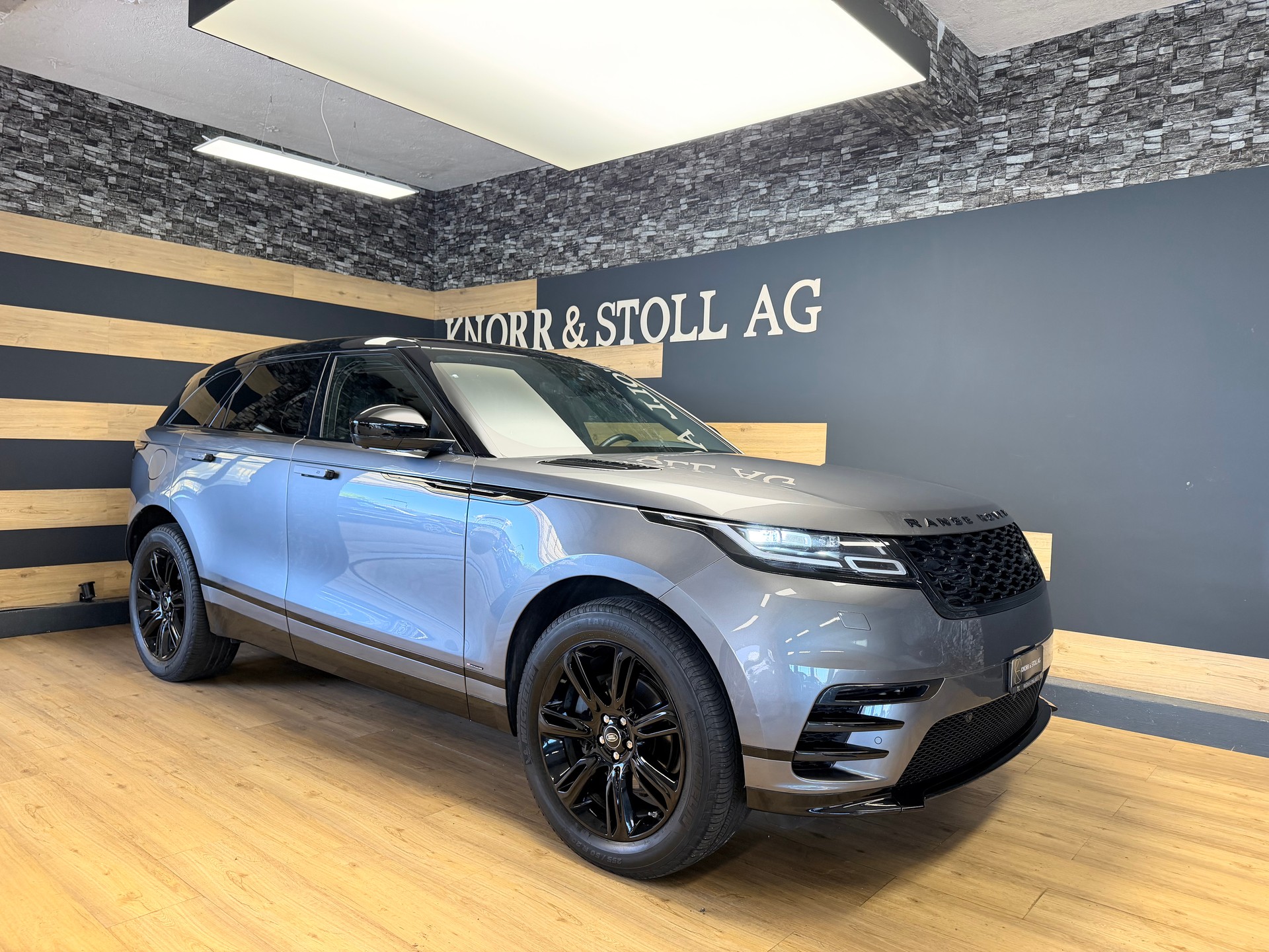 LAND ROVER Range Rover Velar R-Dynamic D 240 SE Automatic-image-1