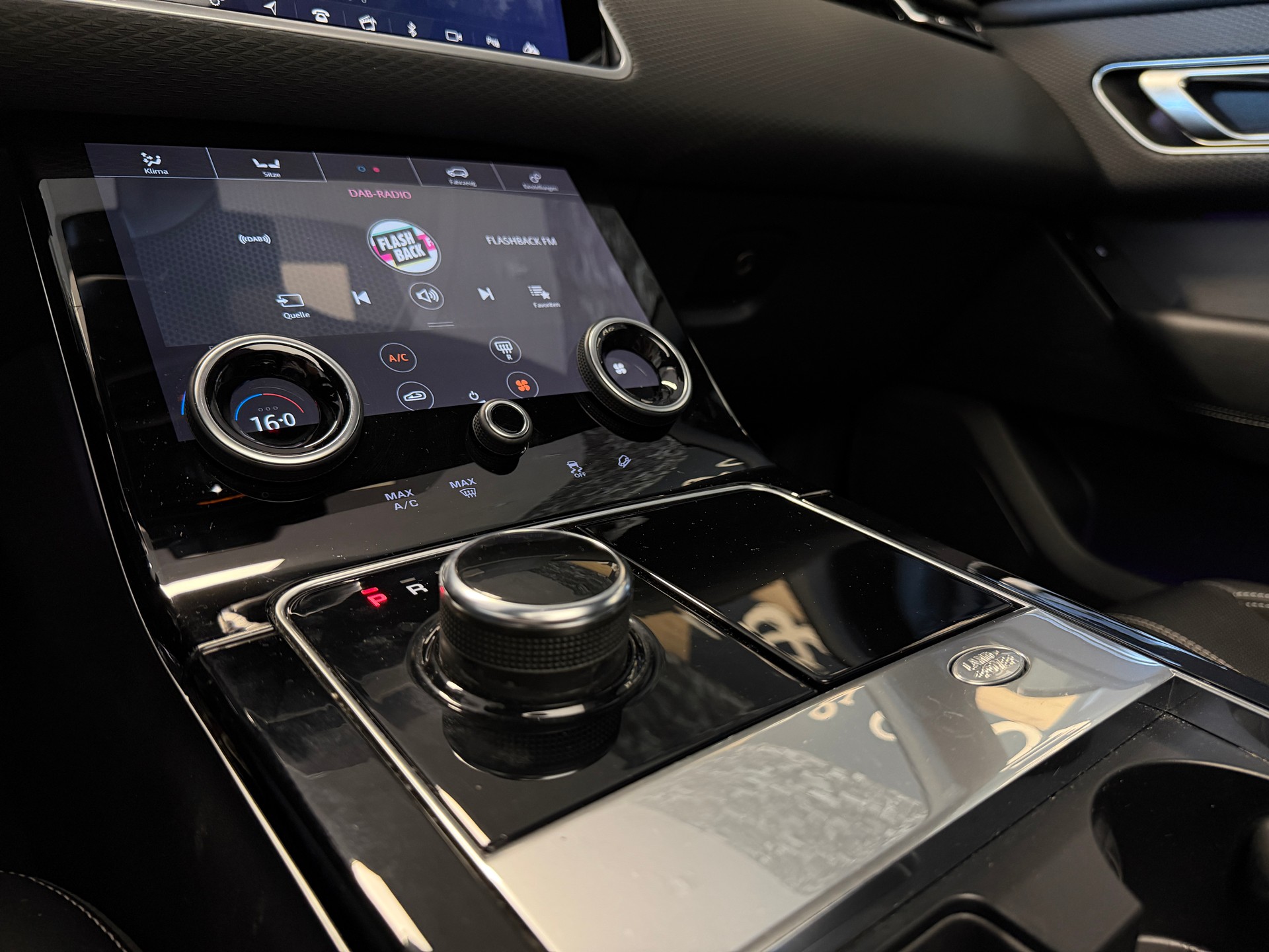 LAND ROVER Range Rover Velar R-Dynamic D 240 SE Automatic-image-20