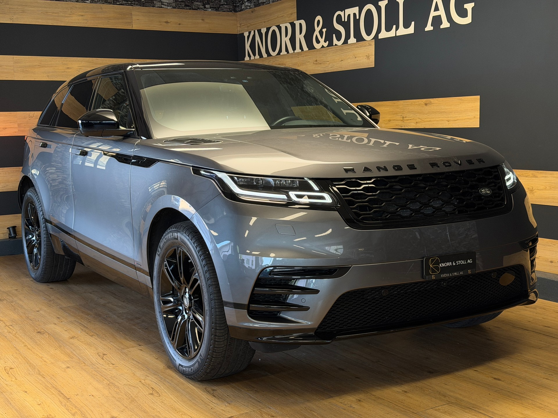 LAND ROVER Range Rover Velar R-Dynamic D 240 SE Automatic-image-0