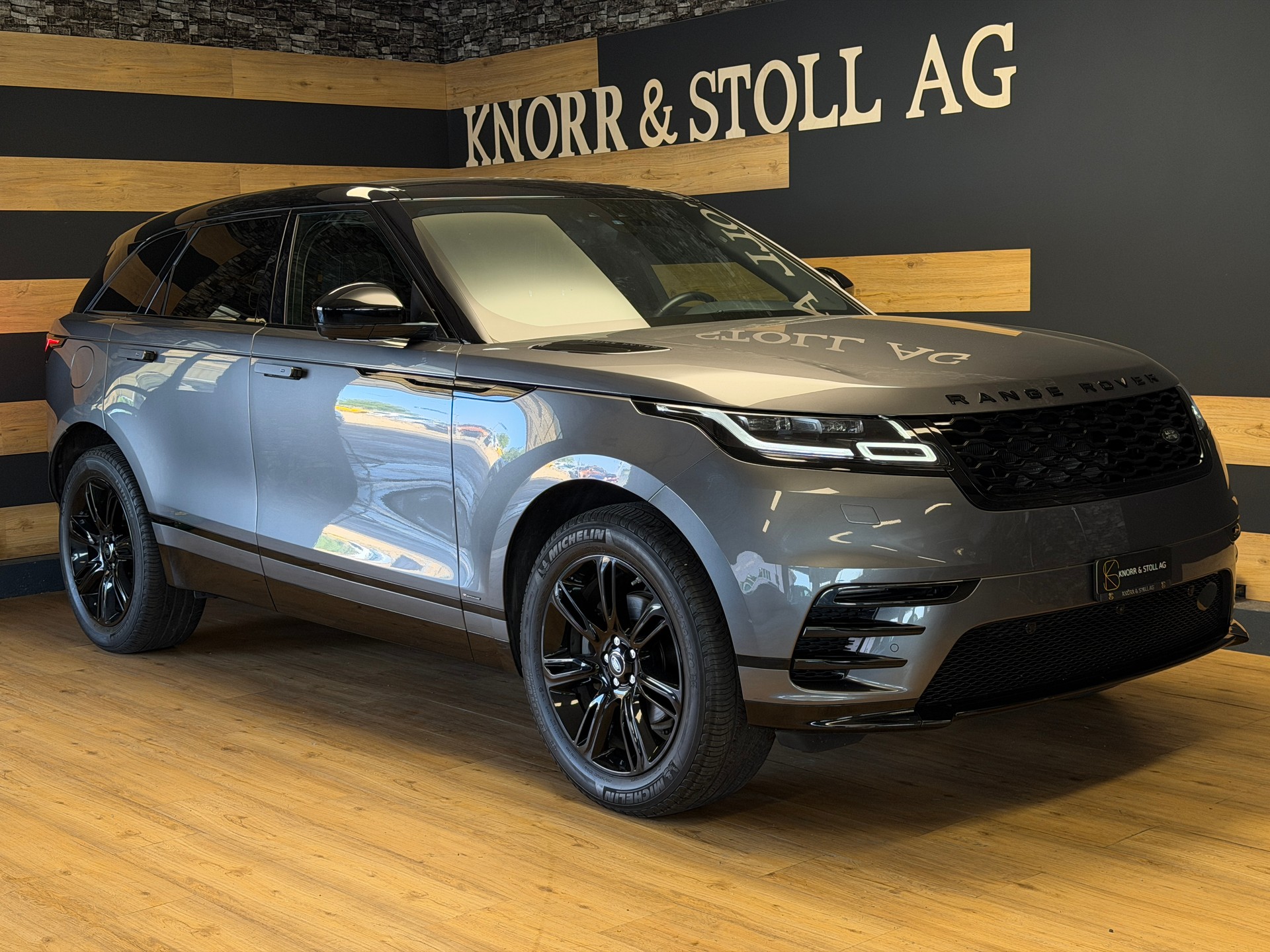 LAND ROVER Range Rover Velar R-Dynamic D 240 SE Automatic-image-2