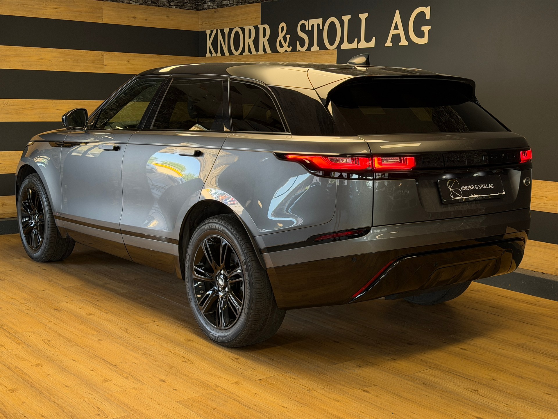LAND ROVER Range Rover Velar R-Dynamic D 240 SE Automatic-image-14