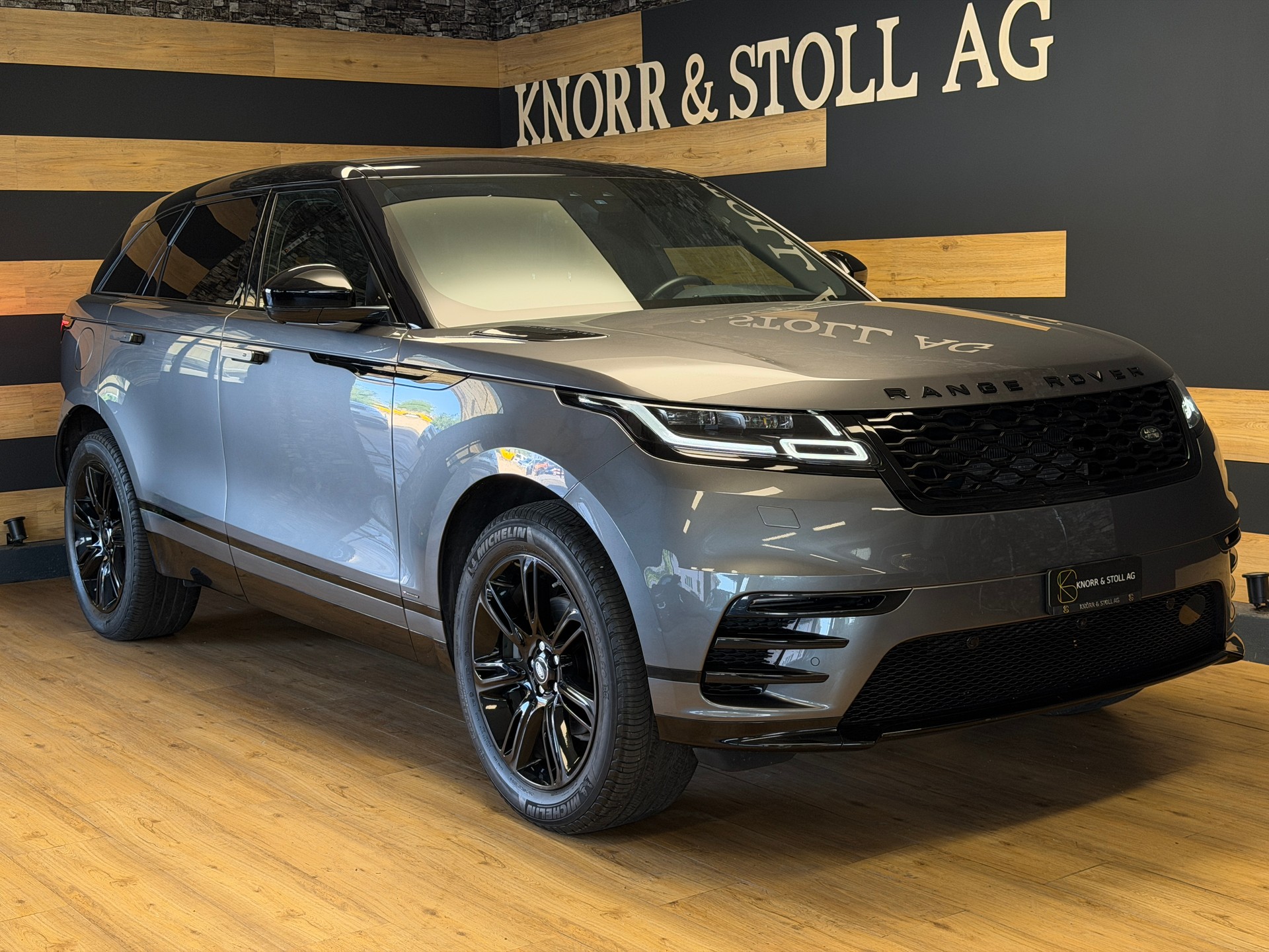 LAND ROVER Range Rover Velar R-Dynamic D 240 SE Automatic-image-1