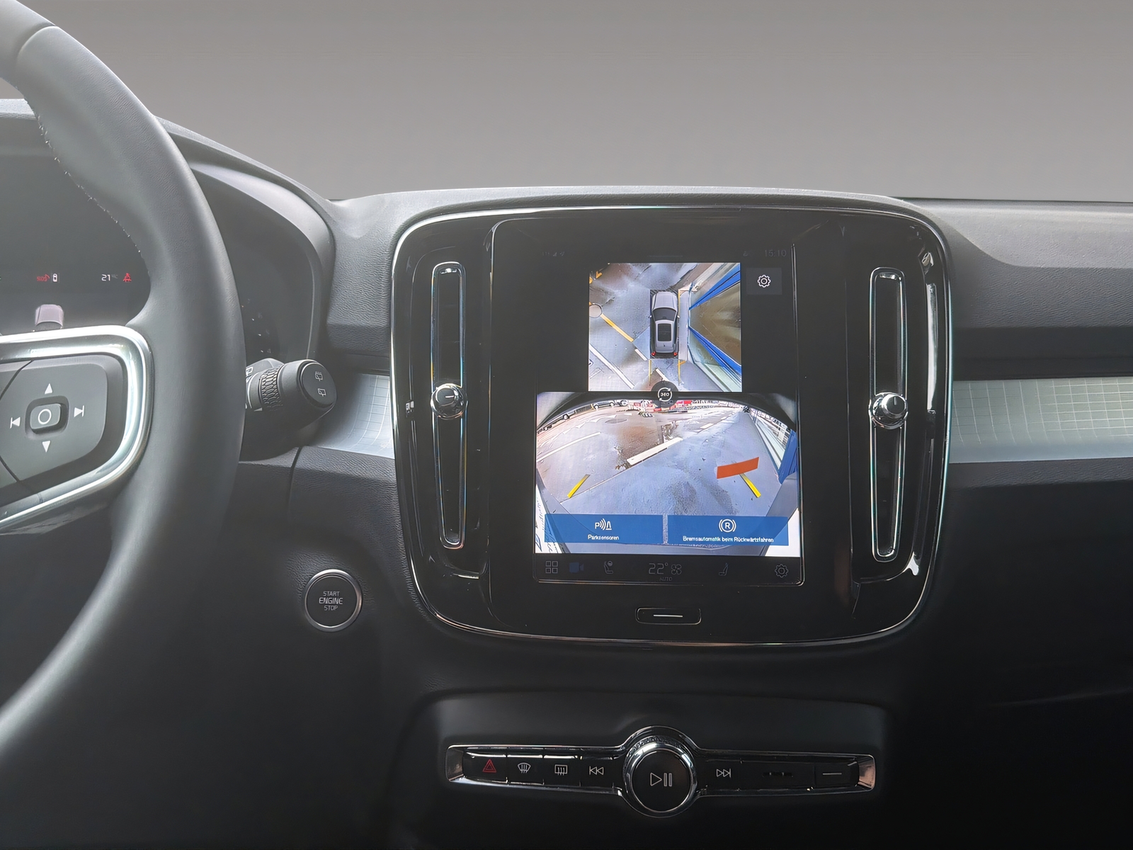 VOLVO XC40 2.0 B4 MH Plus Dark-image-14
