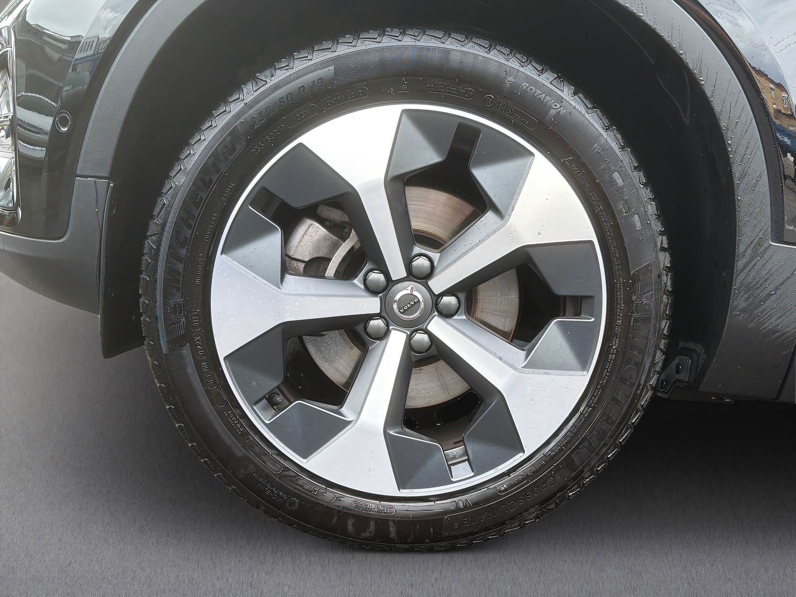 VOLVO XC40 2.0 B4 MH Plus Dark-image-19
