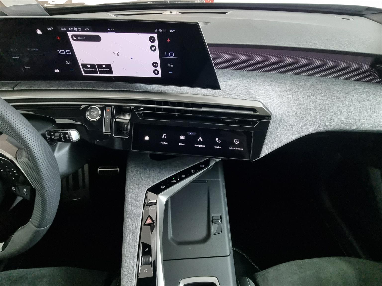 PEUGEOT 5008 GT Exclusive AWD 73kWh 7-Plätzer-image-9