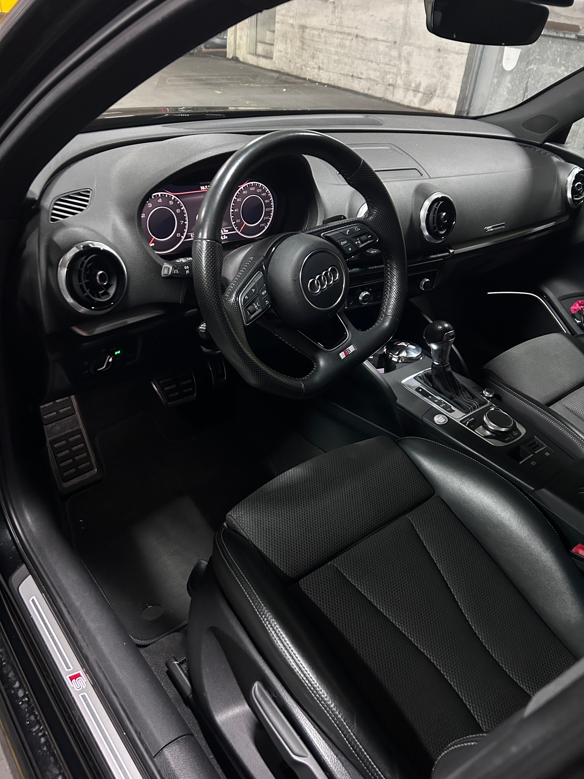 AUDI 1.5 35 TFSI S-Tronic-image-2