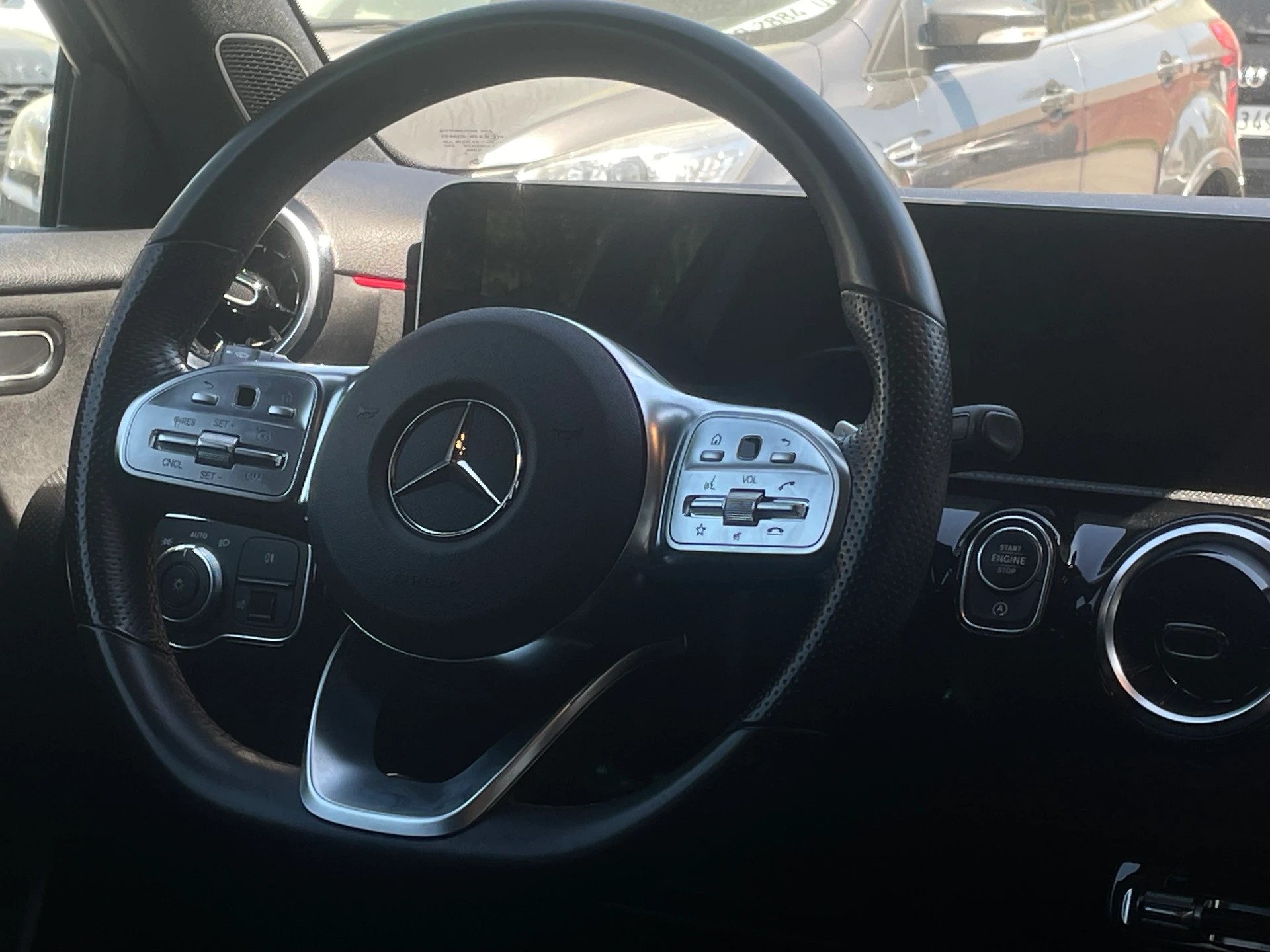 MERCEDES-BENZ A 250 AMG Line 7G-DCT-image-6